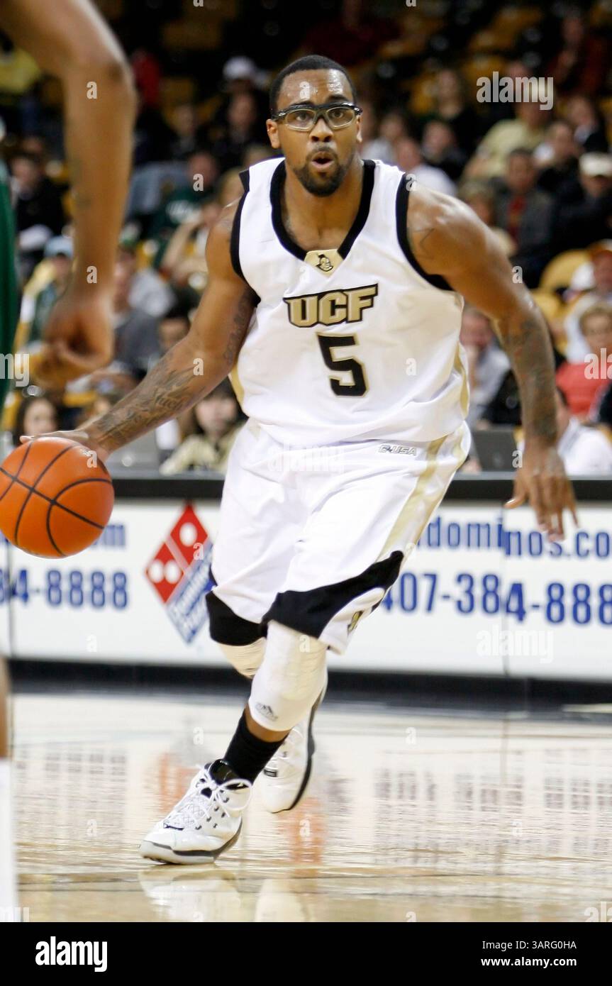 13 février 2010 : le garde de l'UCF Marcus Jordan (5 ans) lors d'un match de basket-ball C-USA entre les Central Florida Knights et la Tulane Green Wave. Le centre de la Floride a battu Tulane 62-54 à l'UCF Arena d'Orlando, FL. (Crédit image : © Romeo Guzman/Cal Sport Media/ZUMApress.com) Banque D'Images