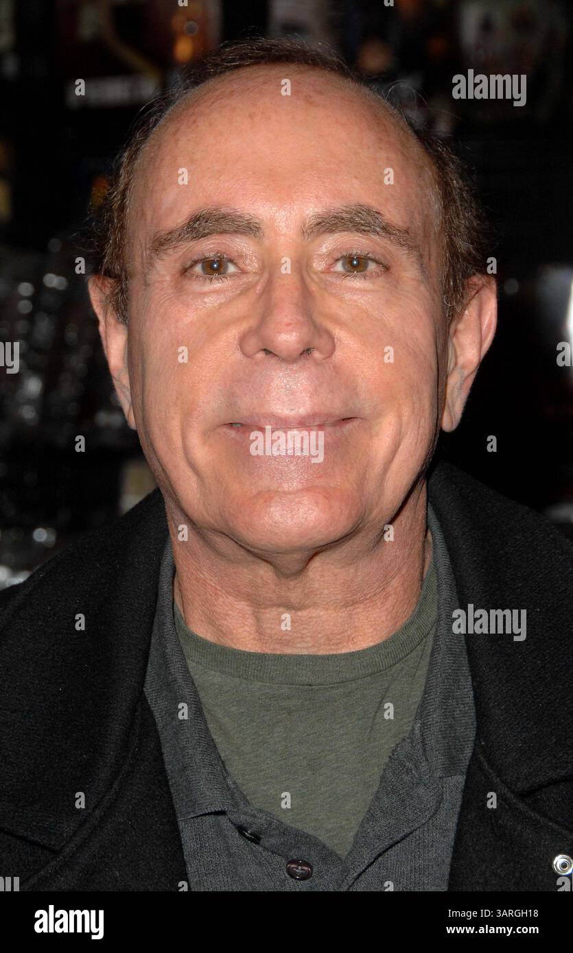 23 janvier 2010 - Hollywood, Californie, États-Unis - soirée Autograph pour la nouvelle édition révisée de ''future Noir : The Making of Blade Runner'' avec l'auteur Paul Sammon et l'actrice Sean Young à Dark Delicacies à Burbank, CA 01-2010 2010........ PAUL SAMMON. K64020SK(crédit image : © Scott Kirkland/Globe photos/ZUMApress.com) Banque D'Images