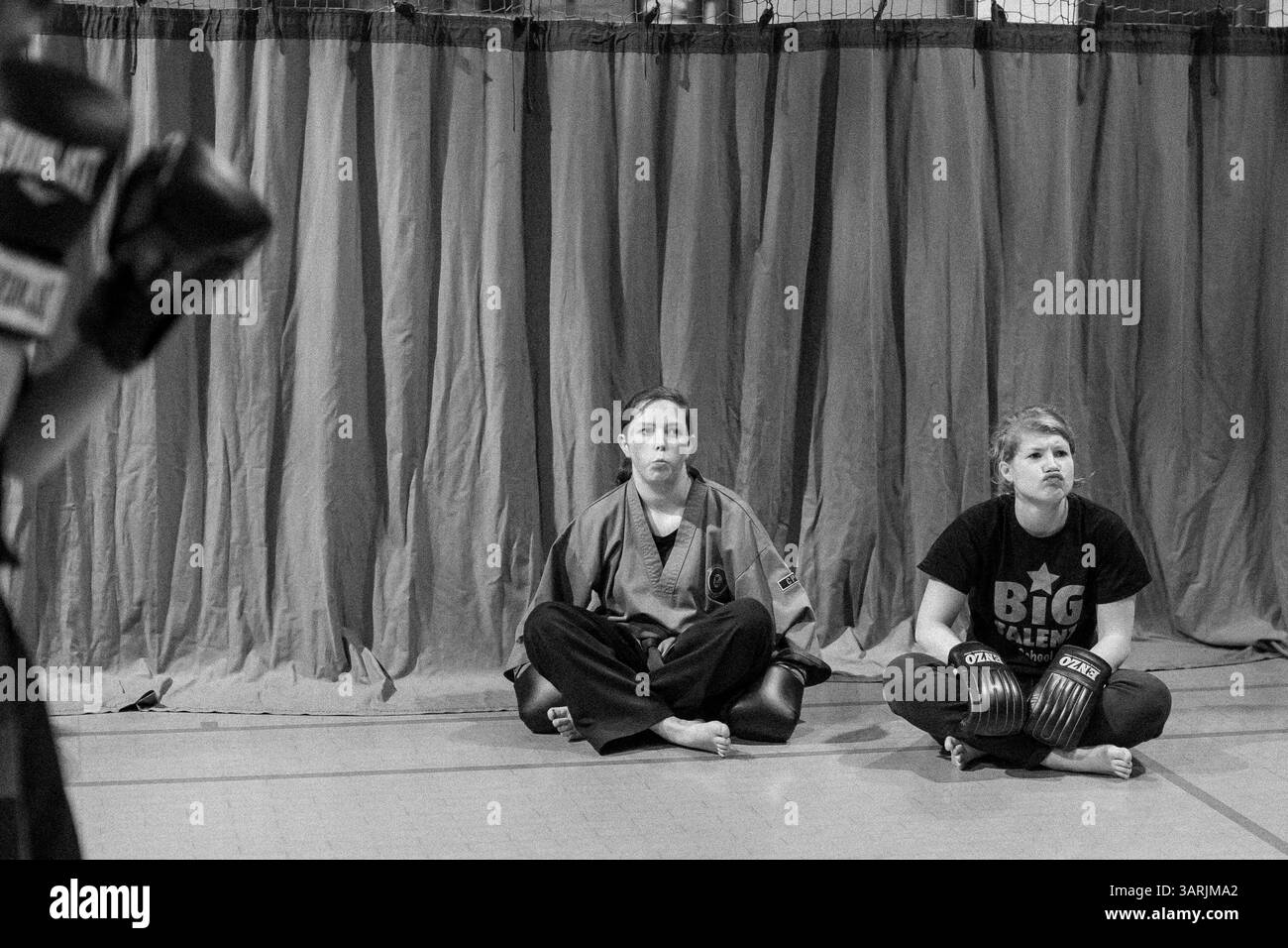 21 janvier 2013 - Cardiff, pays de Galles du Sud, Royaume-Uni - à l'intérieur du Nam-Pai-Chuan Kung Fu Club. Les étudiants ont fait deux visages inexorables. (Crédit image : © Jiwei Han/ZUMAPRESS.com) Banque D'Images