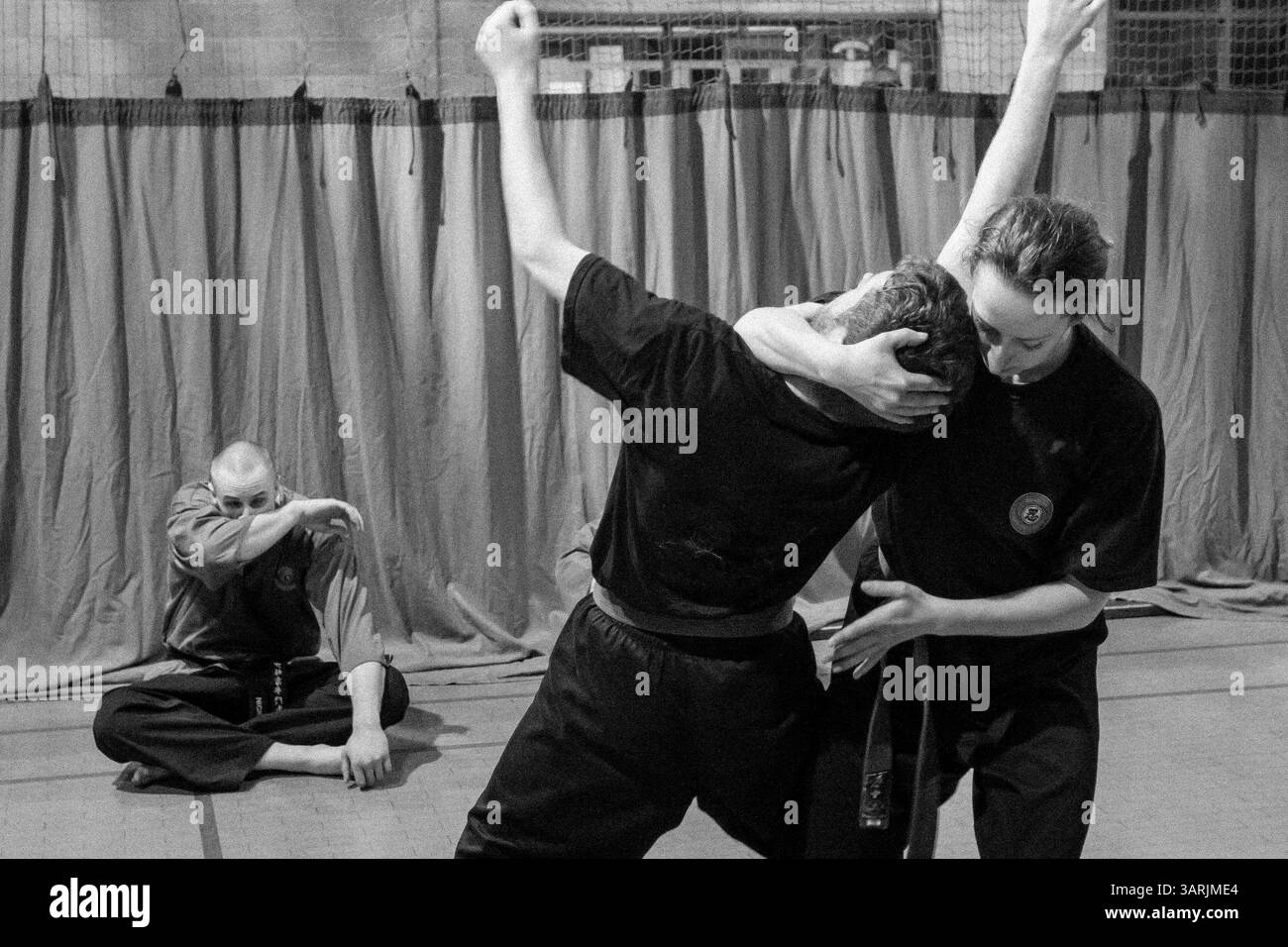 04 mars 2013 - Cardiff, pays de Galles du Sud, Royaume-Uni - à l'intérieur du Nam-Pai-Chuan Kung Fu Club. Sifu NICK CHOWN essuya la sueur de son visage. (Crédit image : © Jiwei Han/ZUMAPRESS.com) Banque D'Images