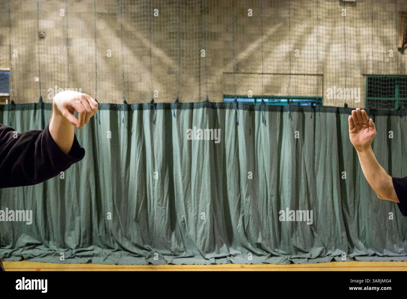 Avril 08, 2013 - Cardiff, Galles du Sud, Royaume-Uni - à l'intérieur du Nam-Pai-Chuan Kung Fu Club. Là, de nombreux arts martiaux traditionnels seront enseignés à ses étudiants, y compris les différents styles d'animaux comme le serpent d'eau (Siah Kun) et la grue blanche (Peh Hok). (Crédit image : © Jiwei Han/ZUMAPRESS.com) Banque D'Images