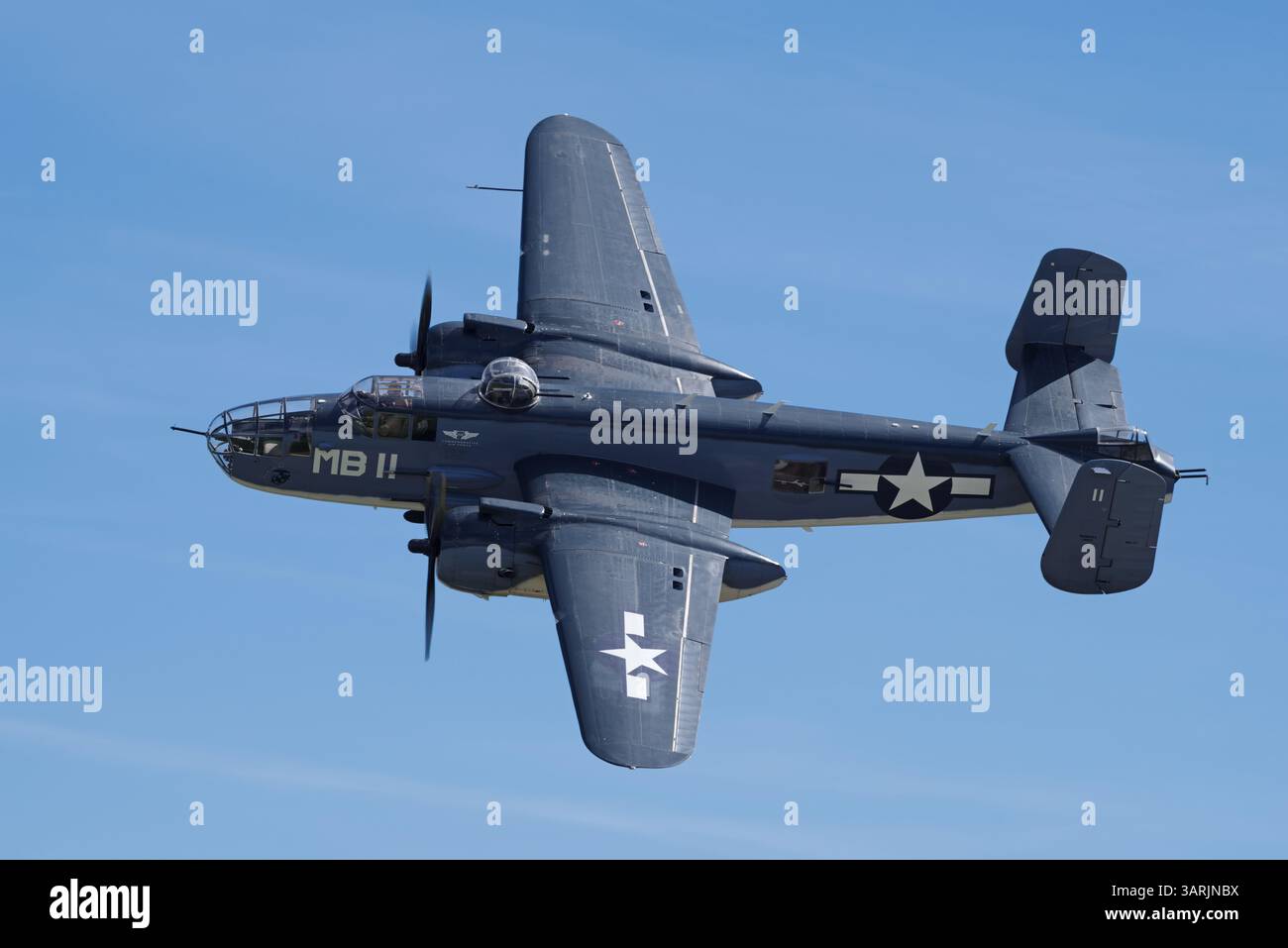 PBJ-1J, 25857 Semper Fi, représenté volant. Le PBJ est une variante du B-25 Mitchell nord-américain, un bombardier de la seconde Guerre mondiale. Sacramento, États-Unis 2025. Banque D'Images