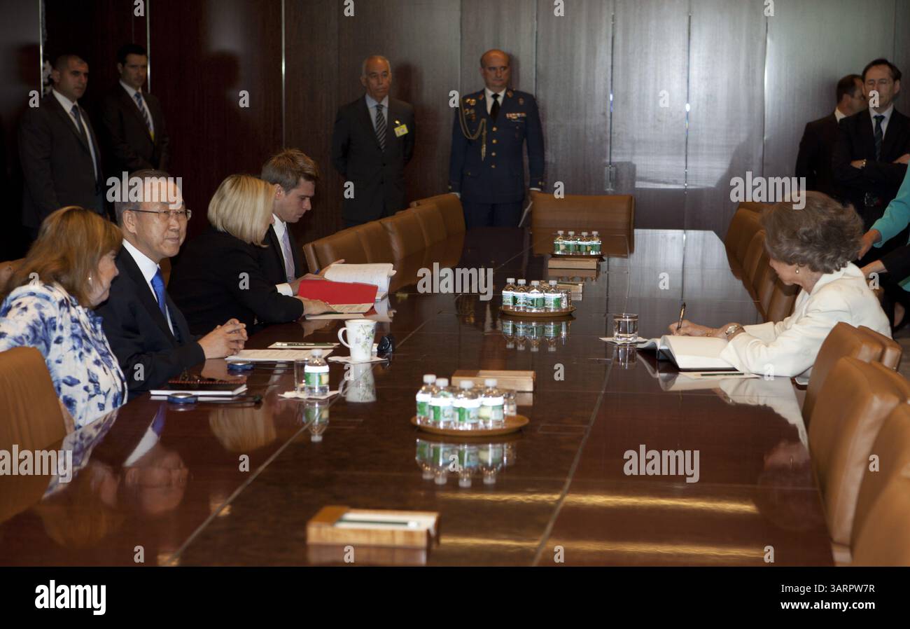 9 septembre 2013 - New York, NY, États-Unis - United Nations New York September 09 2013 la Reine Sofia d'Espagne rend visite aujourd'hui au Secrétaire général Ban Ki Moon au siège de l'ONU à New York..crédit : Luiz Rampelotto/EuropaNewswire (crédit image : © Luiz Rampelotto/ZUMAPRESS.com) Banque D'Images