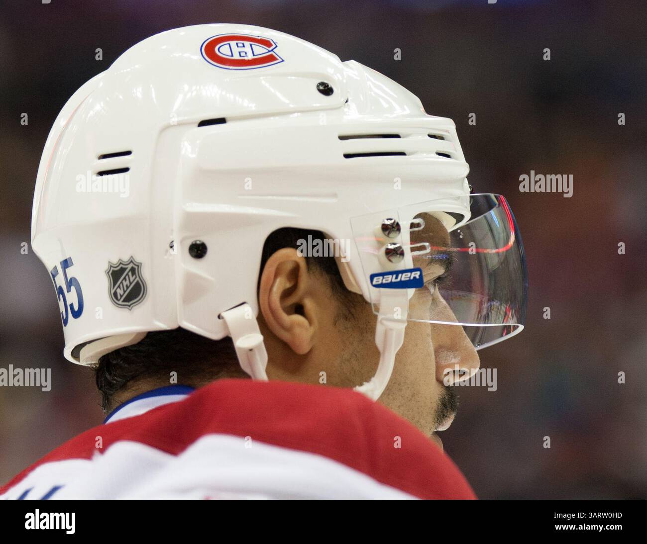 15 novembre 2013 - Columbus, OH, États-Unis d'Amérique - le défenseur des Canadiens de Montréal Francis Bouillon (55) attend l'affrontement en deuxième période pendant le match de la LNH entre les Canadiens de Montréal et les Blue Jackets de Columbus au Nationwide Arena à Columbus, OHIO. Les Canadiens de Montréal ont battu les Blue Jackets de Columbus dans une fusillade 3-2.(image crédit : © Aaron Doster/Cal Sport Media/Cal Sport Media/ZUMAPRESS.com) Banque D'Images