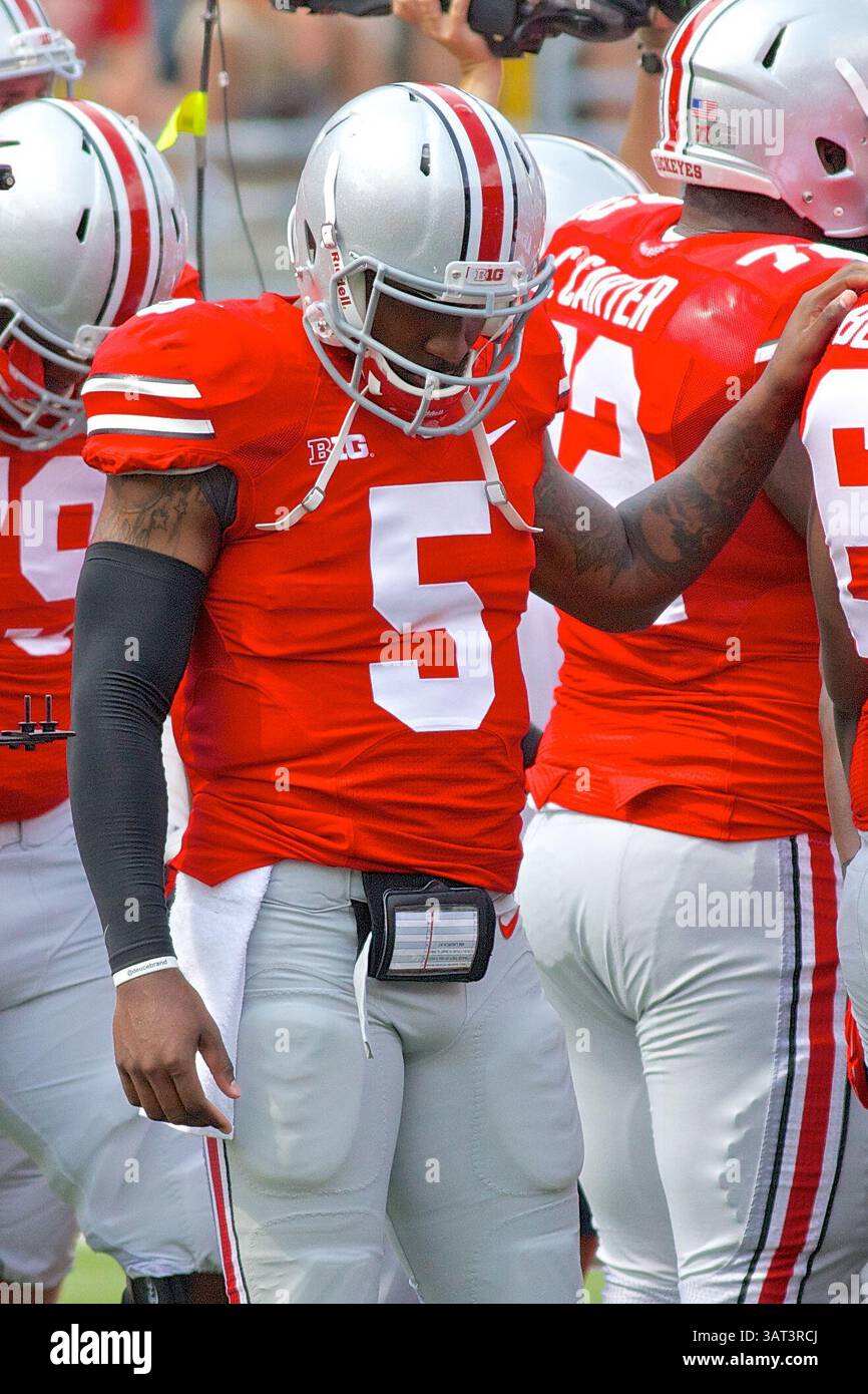 7 septembre 2013 - Columbus, Ohio, U. S - quarterback des Buckeyes de l'Ohio State Braxton Miller (5) avant le match entre les Aztecs de l'État de San Diego et les Buckeyes de l'État de l'Ohio à l'Ohio Stadium, Columbus, Ohio. L'Ohio State bat l'État de San Diego 42-7. (Crédit image : © Scott Stuart/ZUMAPRESS.com) Banque D'Images