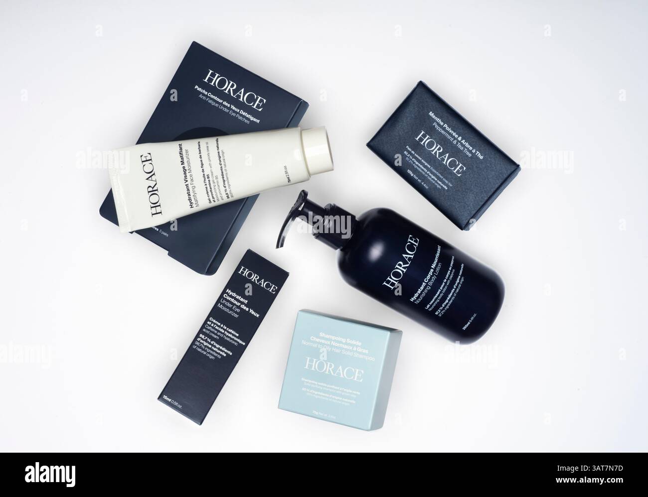 Les produits de soins de la peau Horace pour hommes sont conçus avec simplicité, efficacité et ingrédients naturels à l'esprit, répondant aux besoins de toilettage modernes. Banque D'Images