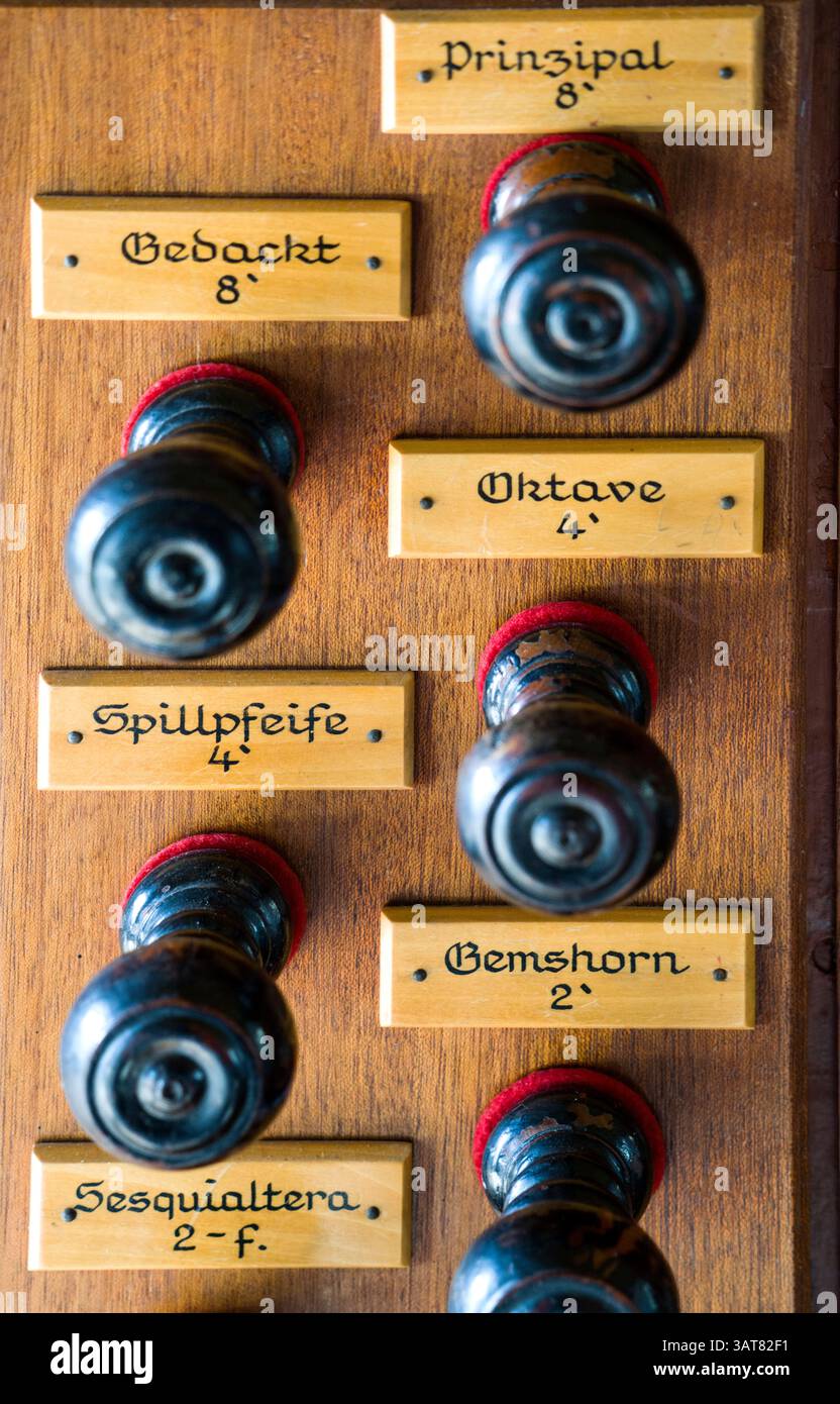 Église protestante de la ville, registre boutons d'arrêt de l'orgue baroque de 1732, Helmarshausen, Bad Karlshafen, Hesse, Allemagne, Europe Banque D'Images