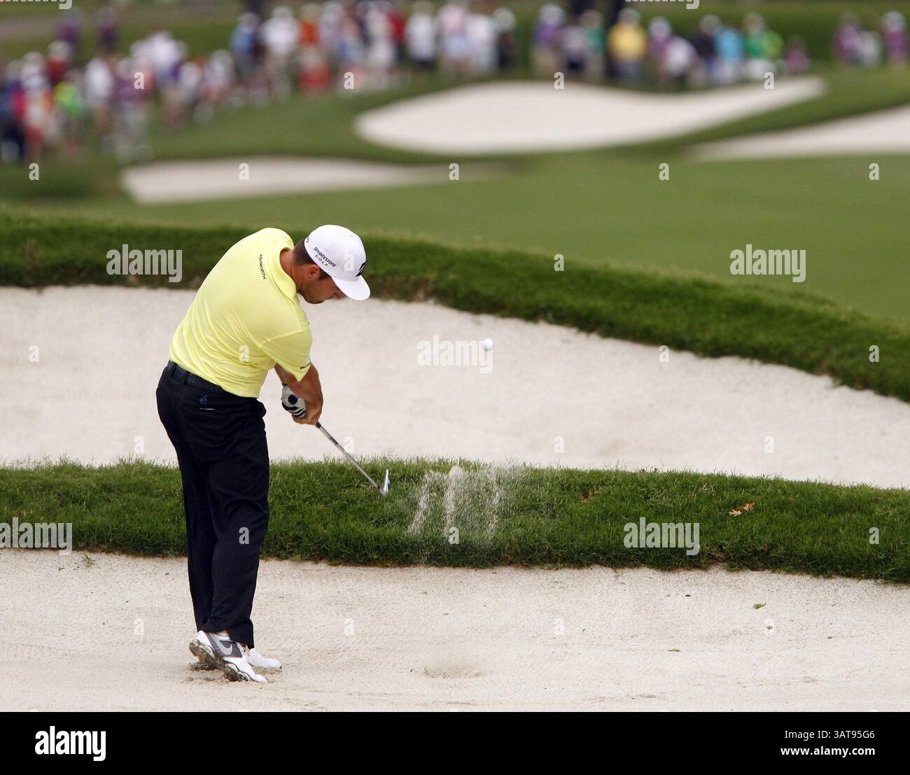 25 mai 2013 - Fort Worth, TX, États-Unis - Matt Every sort d'un bunker sur le 11e fairway lors de la troisième manche du Crowne Plaza Invitational à Colonial, samedi 25 mai 2013, à Fort Worth, Texas. (Crédit image : © Richard W. Rodriguez/MCT/ZUMAPRESS.com) Banque D'Images