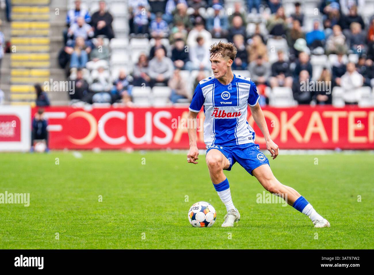 Odense, Danemark. 17 avril 2025. William Martin (23 ans) d'Odense BK vu lors du match NordicBet Liga entre Odense BK et Kolding IF au parc d'énergie naturel d'Odense. Banque D'Images