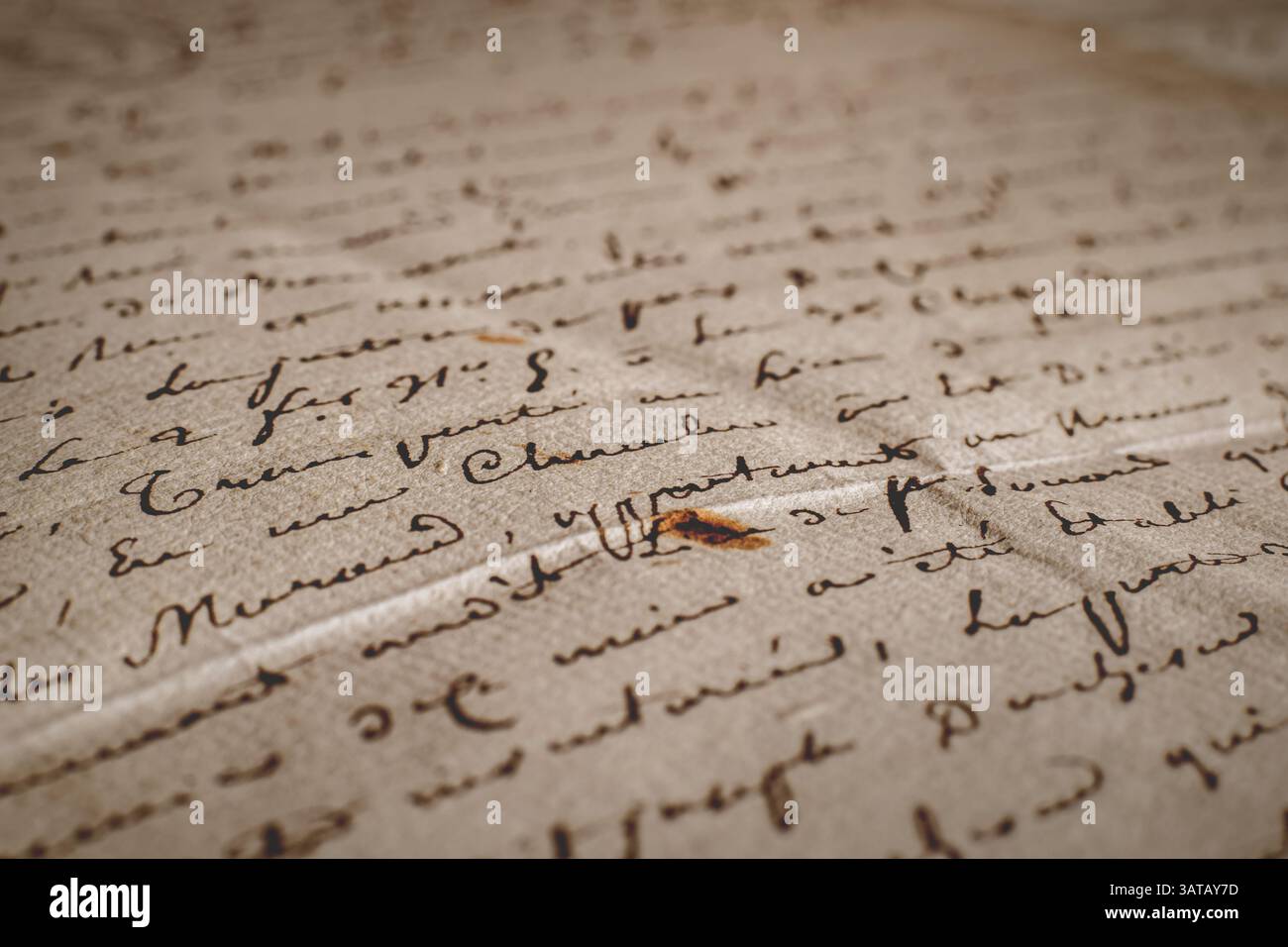 Vieux fond de lettre manuscrite antique vintage jauni avec mise au point sélective Banque D'Images