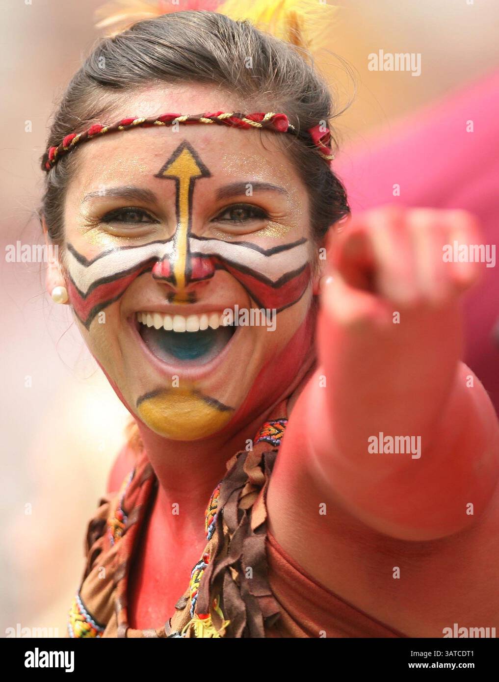14 septembre 2013 - Tallahassee, FL, États-Unis - Les fans de l'État de Floride encouragent avant le match contre le Nevada au stade Doak Campbell de Tallahassee, Floride, le samedi 14 septembre 2013. Le FSU a battu le Nevada, 62-7. (Crédit image : © Stephen M. Dowell/MCT/ZUMAPRESS.com) Banque D'Images