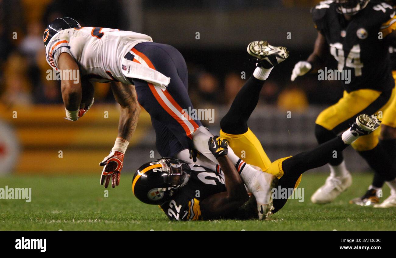 22 septembre 2013 : Matt forte #22 attaqué par William Gay #22 lors du match Pittsburgh Steelers vs Chicago Bears à Pittsburgh, PA au Heinz Field. (Crédit image : © Jason Pohuski/Cal Sport Media/ZUMAPRESS.com) Banque D'Images