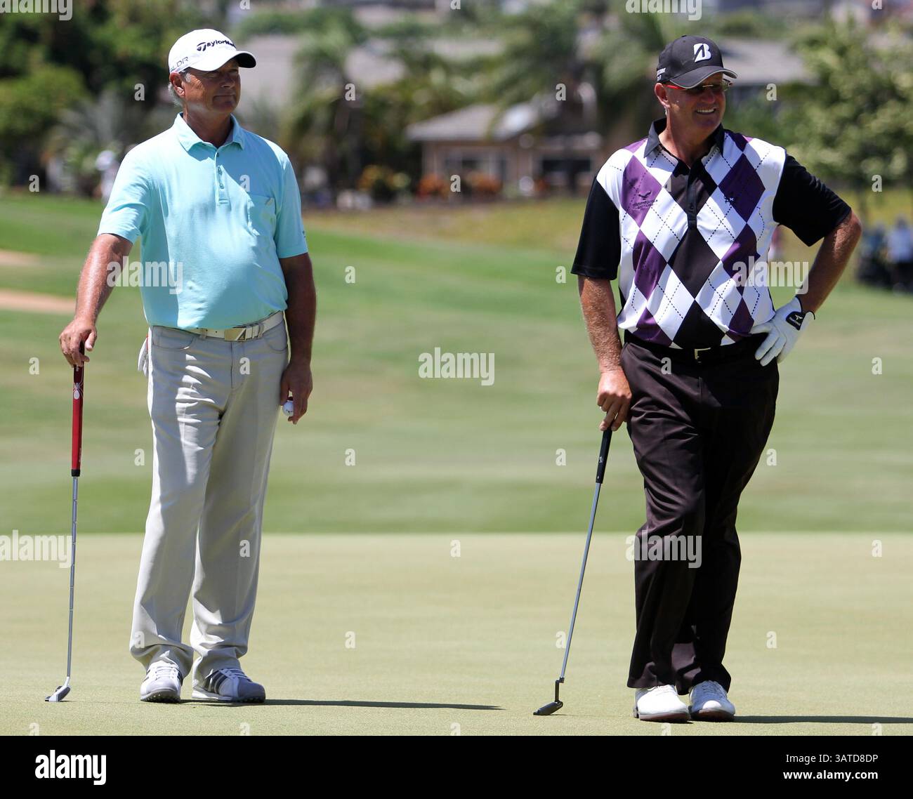 22 septembre 2013 - Kapolei, HI, États-Unis - 22 septembre 2013 Kapolei, Hawaii - John Cook et Sandy Lyle lors de la dernière ronde d'un événement Champions Tour au championnat Pacific Links Hawaii au Kapolei Golf Club à Kapolei, Hawaii. (Crédit image : © Andrew Lee/Cal Sport Media/ZUMAPRESS.com) Banque D'Images