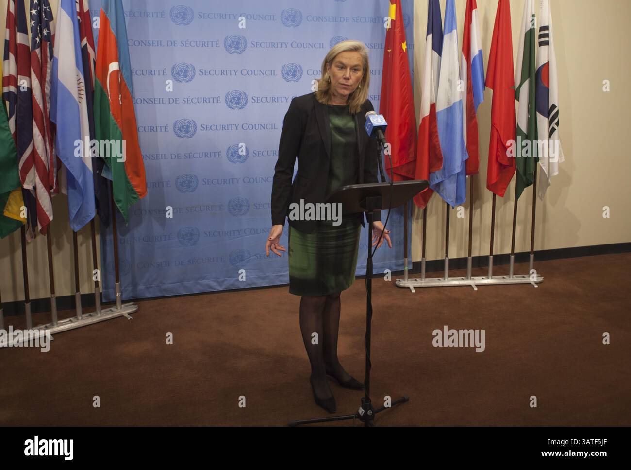 5 novembre 2013 - New York City, NY, États-Unis - Nations Unies, New York, 05 novembre 2013 - Sigrid Kaag, Coordonnatrice spéciale de la Mission conjointe de l'Organisation pour l'interdiction des armes chimiques (OIAC) et de l'ONU pour éliminer le programme d'armes chimiques SyriaÃs, s'adresse à la presse après son exposé au Conseil de sécurité lors de consultations à huis clos. ..sur la photo : Sigrid Kaag..crédit : Luiz Rampelotto/EuropaNewswire (crédit image : © Luiz Rampelotto/ZUMAPRESS.com) Banque D'Images