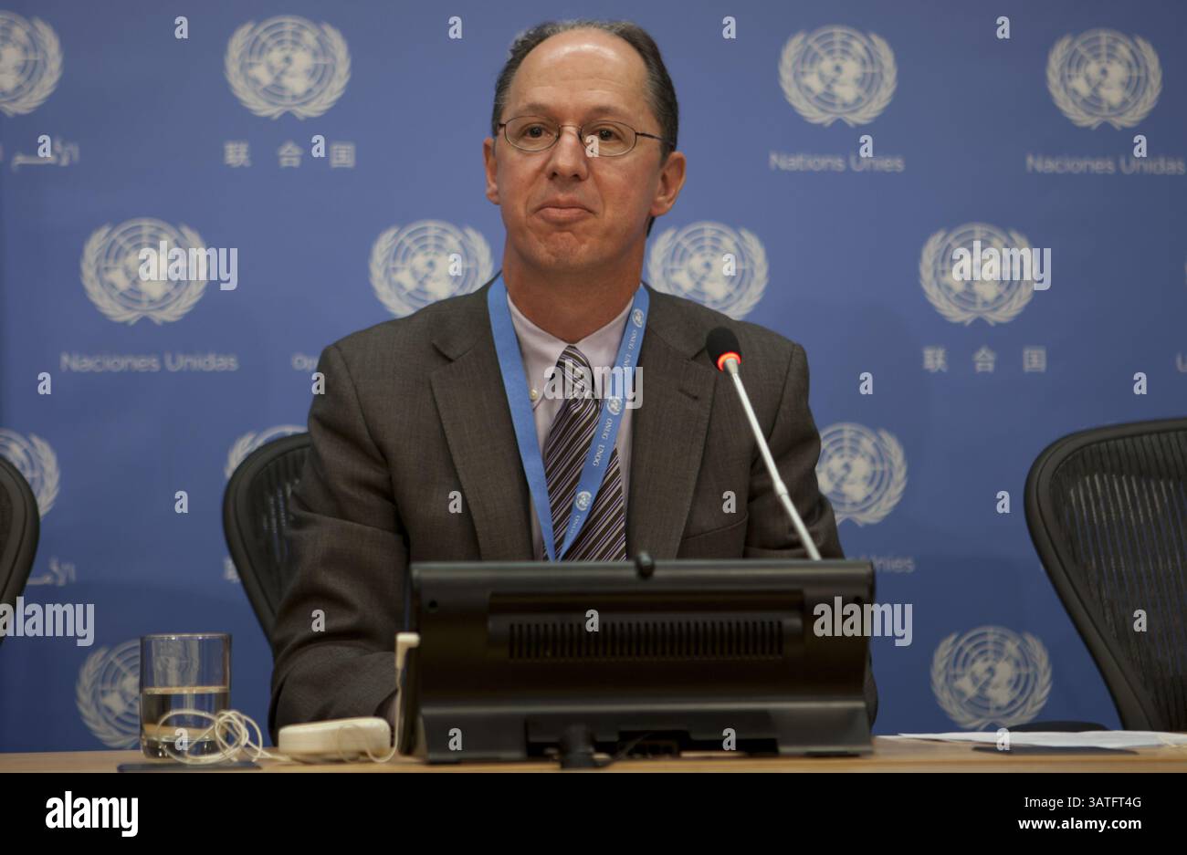 28 octobre 2013 - New York City, NY, USA - Nations Unies, New York, octobre 28 2013 - Pablo de Greiff, Rapporteur spécial sur la promotion de la vérité, de la justice, de la réparation et des garanties de non-répétition, informe les journalistes. ..sur la photo : Pablo de Greiff ..crédit : Luiz Rampelotto/EuropaNewswire (crédit image : © Luiz Rampelotto/ZUMAPRESS.com) Banque D'Images