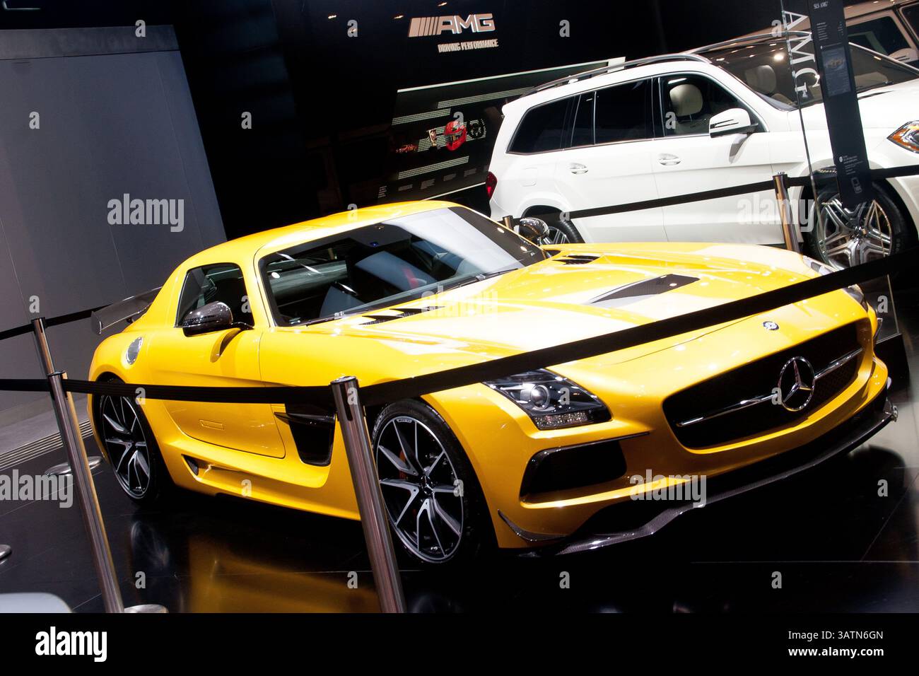 16 janvier 2013 - Detroit, mi, U. S - MERCEDES-BENZ expose soigneusement sa nouvelle auto AMG COUP BLACK SERIES au SALON INTERNATIONAL DE L'AUTO NORD-AMÉRICAIN (NAIAS) 2013. (Crédit image : © Alexis Simpson/ZUMAPRESS.com) Banque D'Images