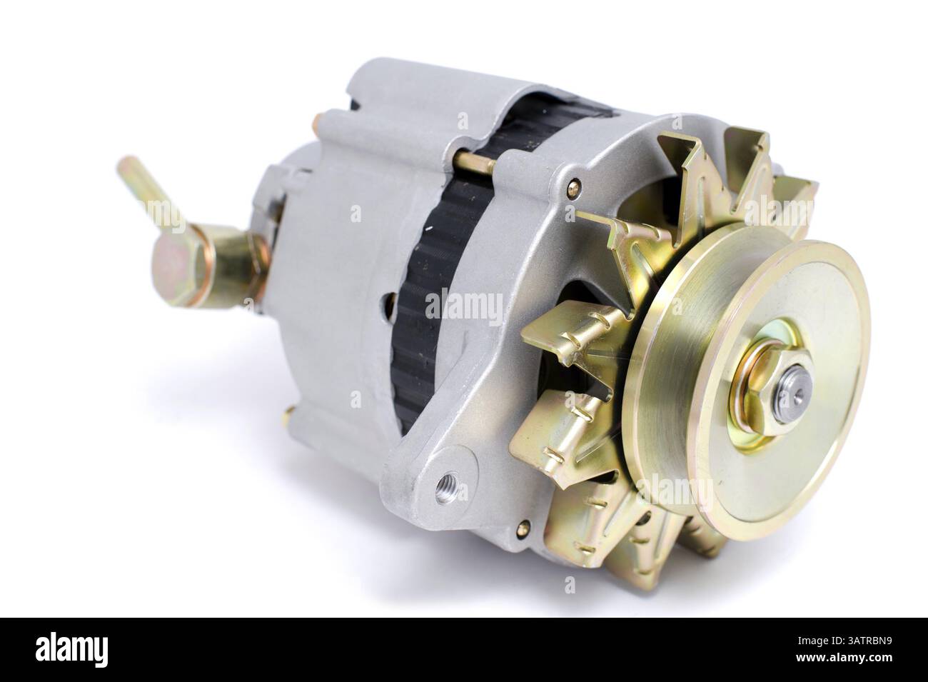 Générateur pour moteur automatique sur fond blanc Banque D'Images