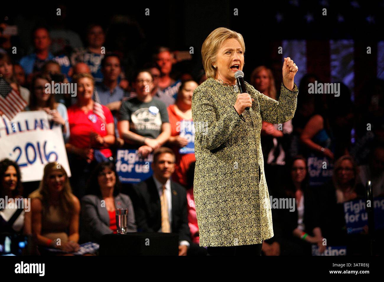 7 février 2003 - City, Floride, États-Unis - OCTAVIO JONES | Times . La candidate démocrate à la présidence Hillary Clinton fait un arrêt de campagne avant les élections primaires de Floride mardi prochain au Ritz Ybor sur la 7ème Avenue à Tampa le jeudi 10 mars 2016. (Crédit image : © Octavio Jones/Tampa Bay Times via ZUMA Wire) Banque D'Images
