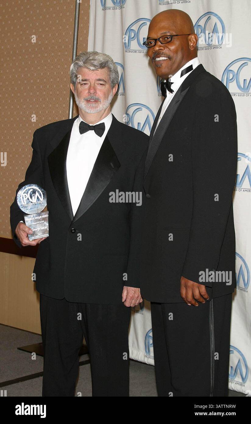 MAR. 2, 2003 - CENTURY CITY, CALIFORNIE, ÉTATS-UNIS - K29316MR.THE PRODUCERS GUILD OF AMERICA'S 14TH ANNUEL PRODUCERS GUILD OF AMERICA . CENTURY PLAZA HOTEL, Century City, CA.03/02/2003. MILAN RYBA/ 2003 . LE PRIX D'AVANT-GARDE À GEORGE LUCAS PRÉSENTÉ PAR SAMUEL JACKSON. GEORGE LUCAS ET SAMUEL l JACKSON(crédit image : © Globe photos/ZUMAPRESS.com) Banque D'Images