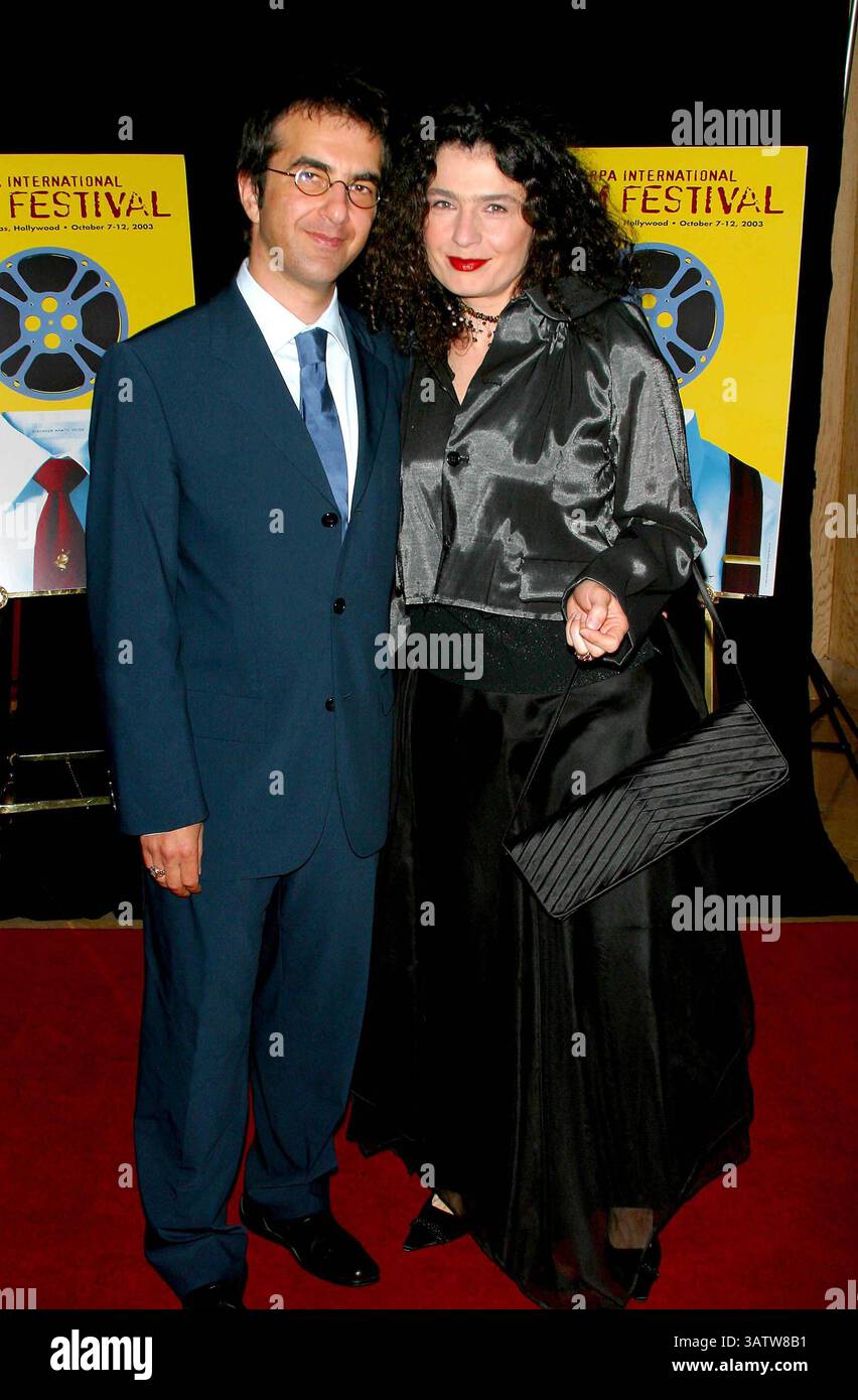 12 octobre 2003 - Beverly Hills, CA, États-Unis - K33312MR . FESTIVAL INTERNATIONAL DU FILM ARPA . À L'HÔTEL BEVERLY HILTON, BEVERLY HILLS, CA.10/12/2003 . MILAN Ryba / 2003.ATOM EGOYAN ET ARSINEE KHANJIAN(crédit image : © Globe photos/ZUMAPRESS.com) Banque D'Images