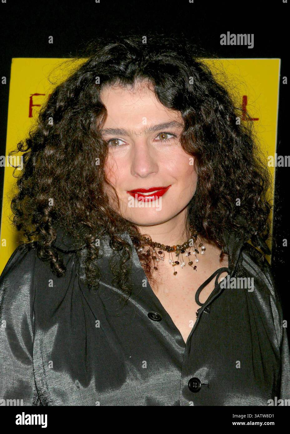 12 octobre 2003 - Beverly Hills, CA, États-Unis - K33312MR . FESTIVAL INTERNATIONAL DU FILM ARPA . À L'HÔTEL BEVERLY HILTON, BEVERLY HILLS, CA.10/12/2003 . MILAN RYBA / 2003.ARSINEE KHANJIAN(crédit image : © Globe photos/ZUMAPRESS.com) Banque D'Images