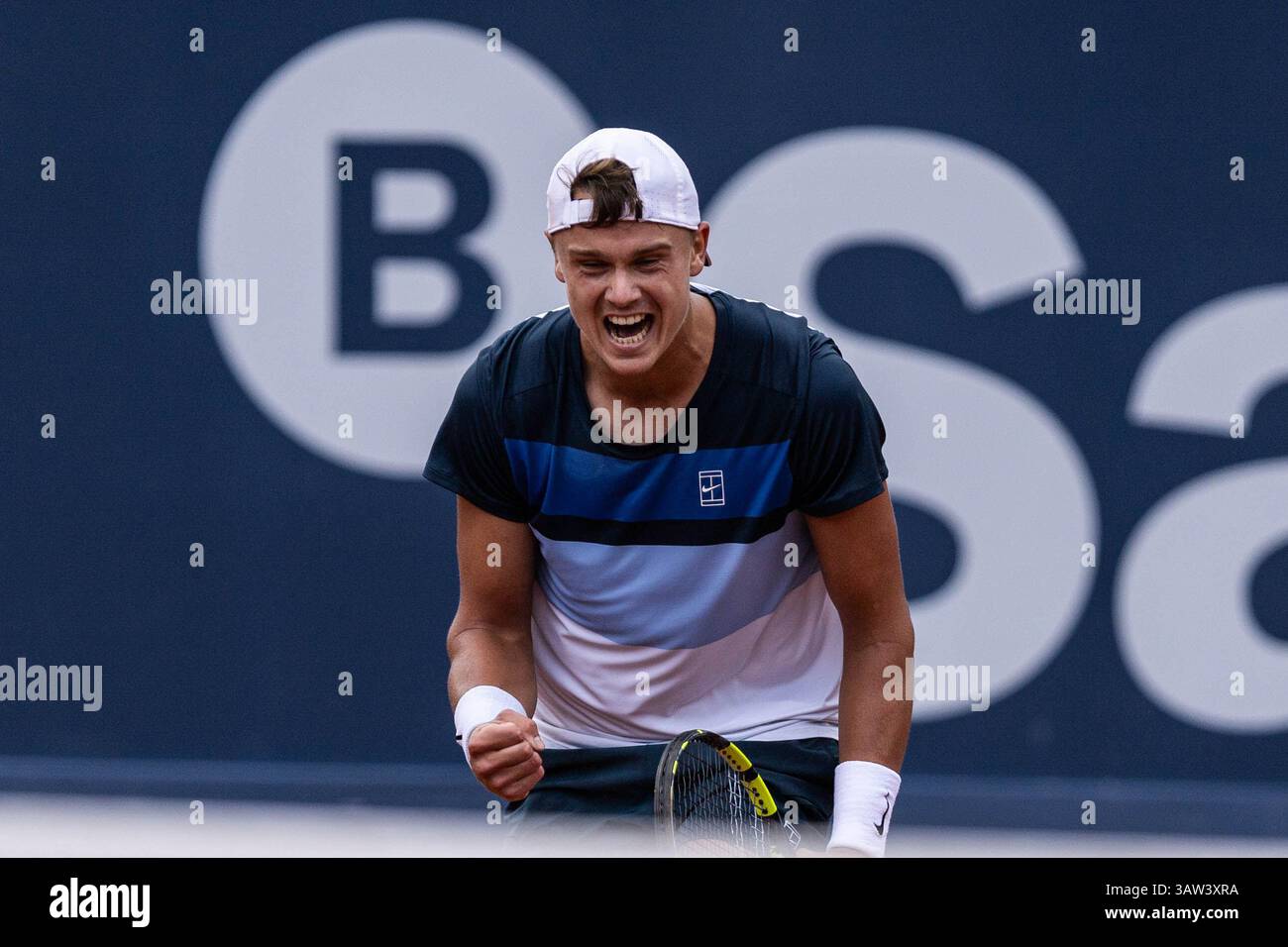 Barcelone, Barcelone, Espagne. 19 avril 2025. Holger Rune du Danemark lors des demi-finales entre Karen Khachanov sur Barcelona Open Banc Sabadell Trofeo Conde de Godo le 19 avril 2025 à Barcelone, Espagne. (Crédit image : © Marti Segura Ramoneda/ZUMA Press Wire) USAGE ÉDITORIAL SEULEMENT ! Non destiné à UN USAGE commercial ! Crédit : ZUMA Press, Inc/Alamy Live News crédit : ZUMA Press, Inc/Alamy Live News Banque D'Images Barcelone, Barcelone, Espagne. 19 avril 2025. Holger Rune du Danemark lors des demi-finales entre Karen Khachanov sur Barcelona Open Banc Sabadell Trofeo Conde de Godo le 19 avril 2025 à Barcelone, Espagne. (Crédit image : © Marti Segura Ramoneda/ZUMA Press Wire) USAGE ÉDITORIAL SEULEMENT ! Non destiné à UN USAGE commercial ! Crédit : ZUMA Press, Inc/Alamy Live News crédit : ZUMA Press, Inc/Alamy Live News Banque D'Images