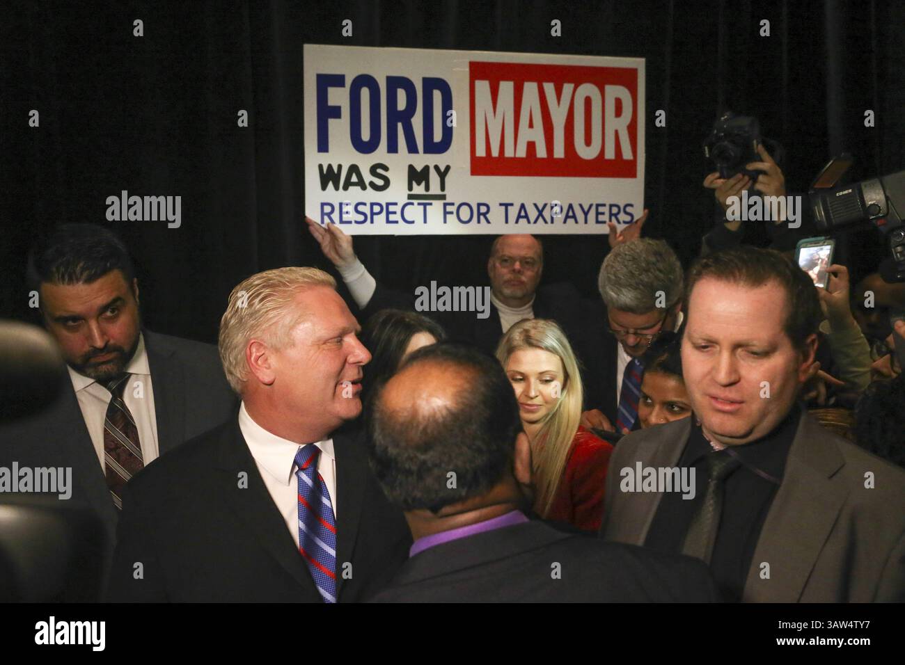 Le 30 mars 2016 - Toronto, Ontario, Canada - DOUG FORD, frère de Rob FORD, s'adresse à des partisans réunis lors d'une célébration en souvenir de la vie de l'ancien maire de Toronto, à la suite d'un enterrement civique public et d'une inhumation privée plus tôt dans la journée. Ford est décédé le 22 mars d'une forme rare de cancer. Il avait 46 ans. (Crédit image : © Christopher Drost/SHIFT digital via ZUMA Wire) Banque D'Images