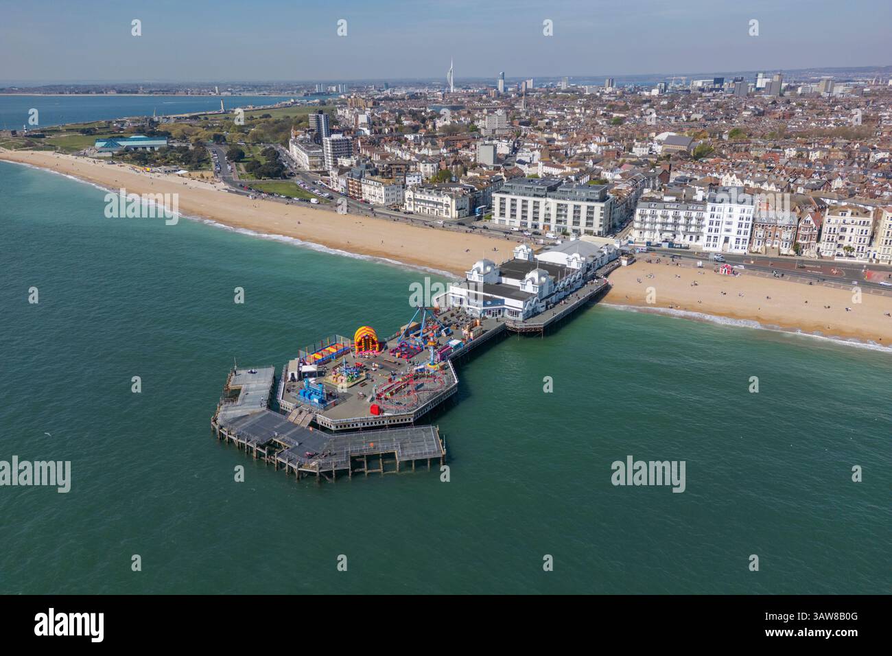 Vue aérienne de South Parade Pier, Southsea, Hampshire, Royaume-Uni. Banque D'Images