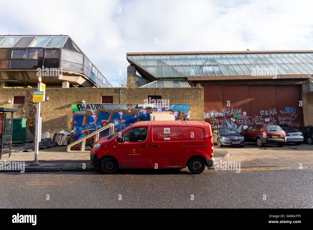 Poste de livraison de voiture de livraison de courrier à Londres, Royaume-Uni. Banque D'Images
