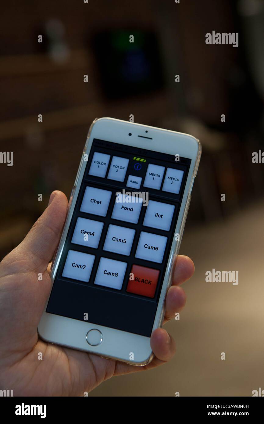 20 juin 2016 - Rungis, France - Blackmagic Design, Groupe Mandar, France. L’équipement vidéo, principalement Blackmagic Design, est un élément clé de l’installation de l’infrastructure audiovisuelle, puisqu’il offre l’expérience culinaire immersive souhaitée par le groupe Mandar. Mandar Group qui fournit des produits de qualité supérieure aux hôtels cinq étoiles, restaurants, grossistes et supermarchés, la vidéo est devenue l'un des ingrédients du succès. La vidéo à partir d'un équipement sélectionné offre une utilisation intuitive et facile, tout en assurant une qualité irréprochable. (Crédit image : © via ZUMA Wire) Banque D'Images