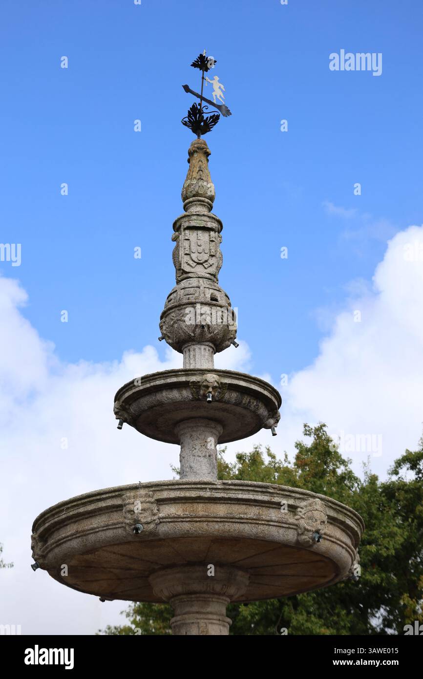 Détail de la partie supérieure de la fontaine d'eau sur la place publique principale de Barcelos, Portugal Banque D'Images