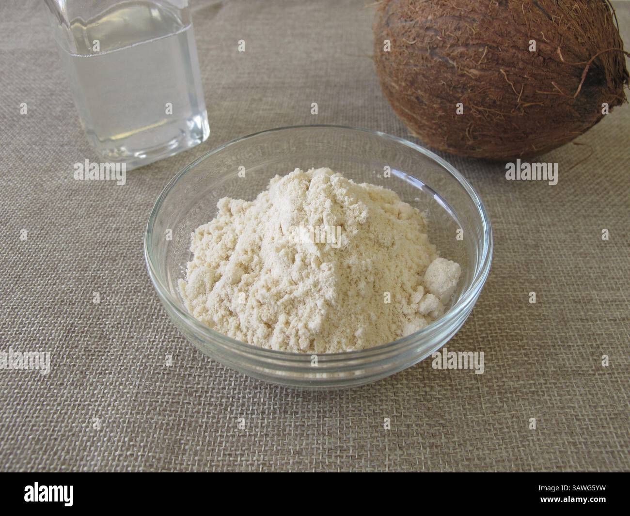 Farine de noix de coco et huile de noix de coco Banque D'Images