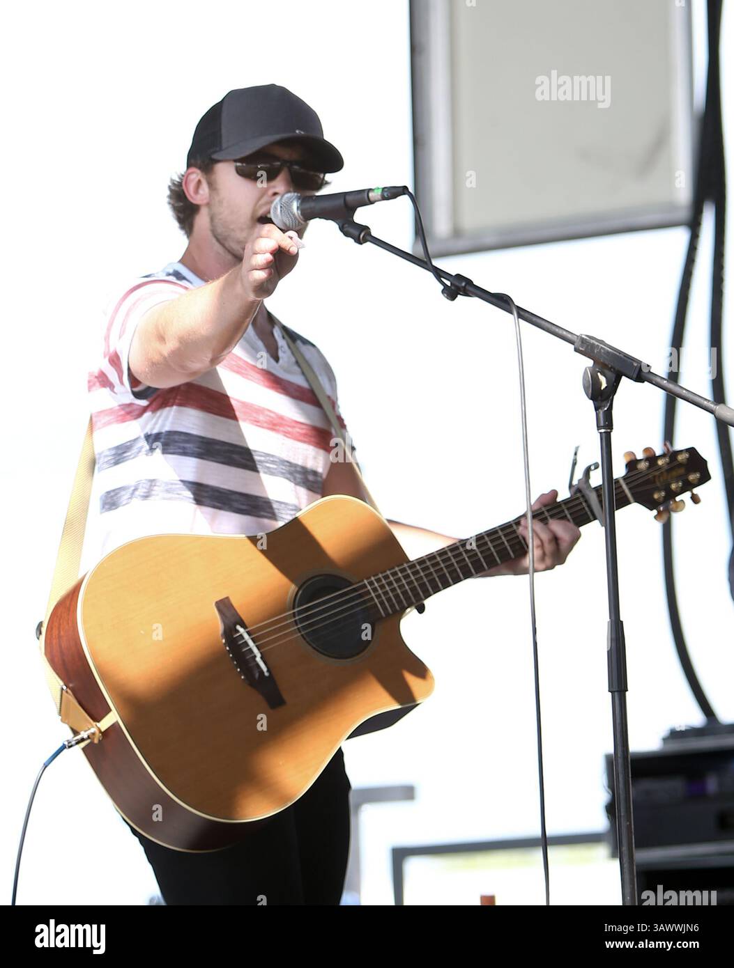 22 juillet 2016 - Twin Lakes, Wisconsin, États-Unis - Jameson Rodgers se produit sur scène au Country Thunder Music Festival - jour 2. (Crédit image : © Debby Wong via ZUMA Wire) Banque D'Images