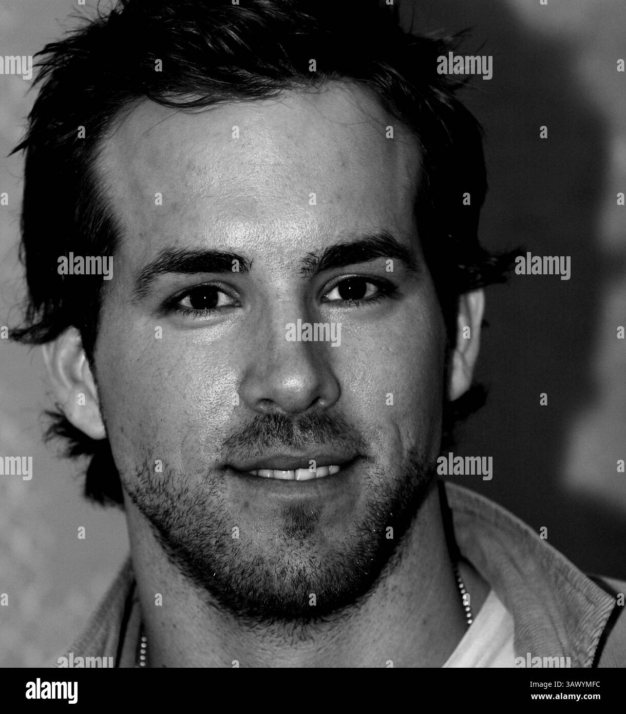 12 novembre 2004 - Hollywood, Californie, États-Unis - Ryan Reynolds fait la promotion de Blade : Trinity à New York. 12 novembre 2004 (image crédit : © Armando Gallo/ZUMA Studio) Banque D'Images 12 novembre 2004 - Hollywood, Californie, États-Unis - Ryan Reynolds fait la promotion de Blade : Trinity à New York. 12 novembre 2004 (image crédit : © Armando Gallo/ZUMA Studio) Banque D'Images