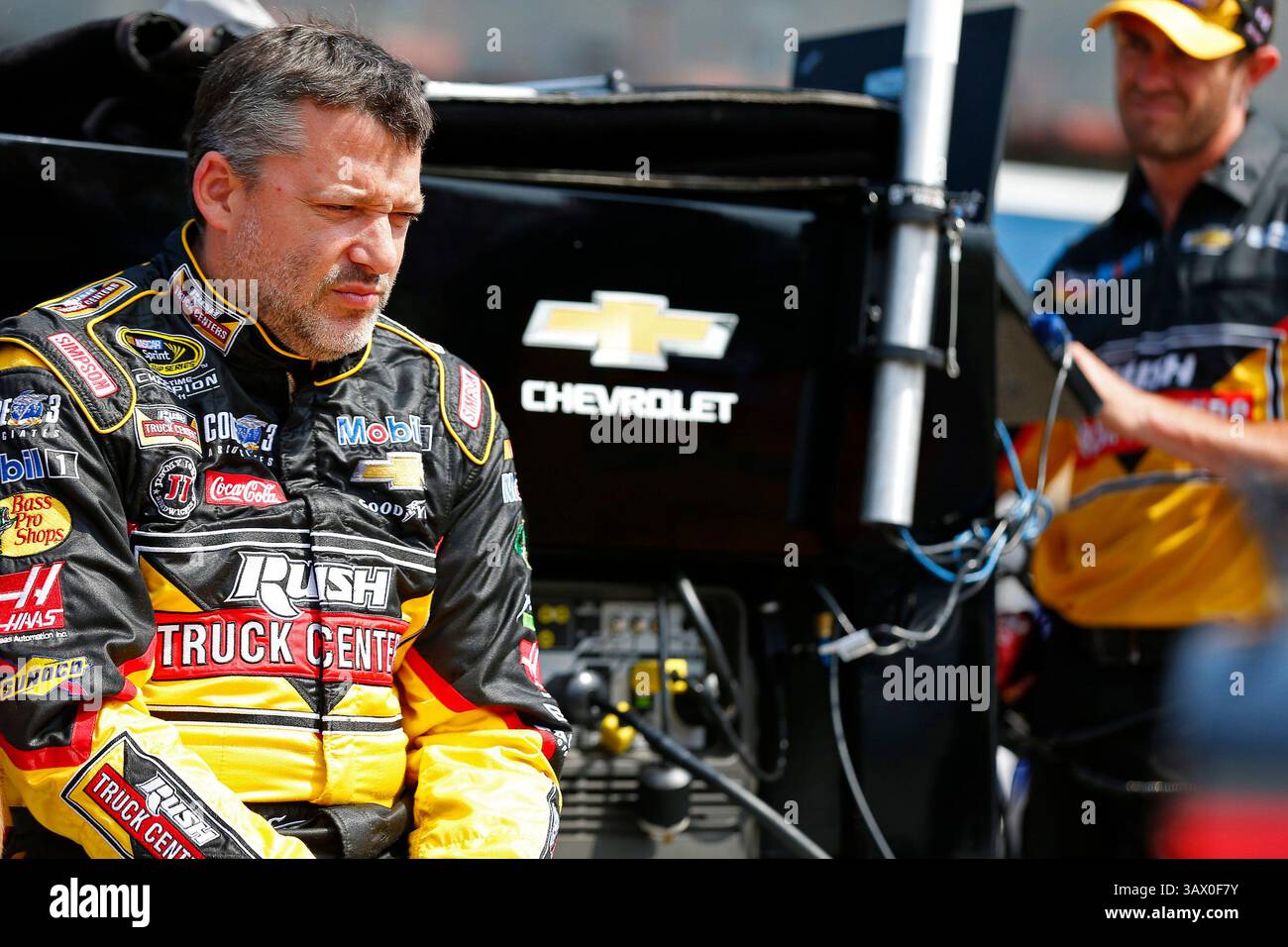10 juin 2016 - Brooklyn, mi, États-Unis - Brooklyn, mi - 10 juin 2016 : Tony Stewart (14 ans) traîne sur pit Road avant de se qualifier pour le FireKeepers Casino 400 au Michigan International Speedway à Brooklyn, mi. (Crédit image : © ASP/CSM via ZUMA Wire) Banque D'Images 10 juin 2016 - Brooklyn, mi, États-Unis - Brooklyn, mi - 10 juin 2016 : Tony Stewart (14 ans) traîne sur pit Road avant de se qualifier pour le FireKeepers Casino 400 au Michigan International Speedway à Brooklyn, mi. (Crédit image : © ASP/CSM via ZUMA Wire) Banque D'Images