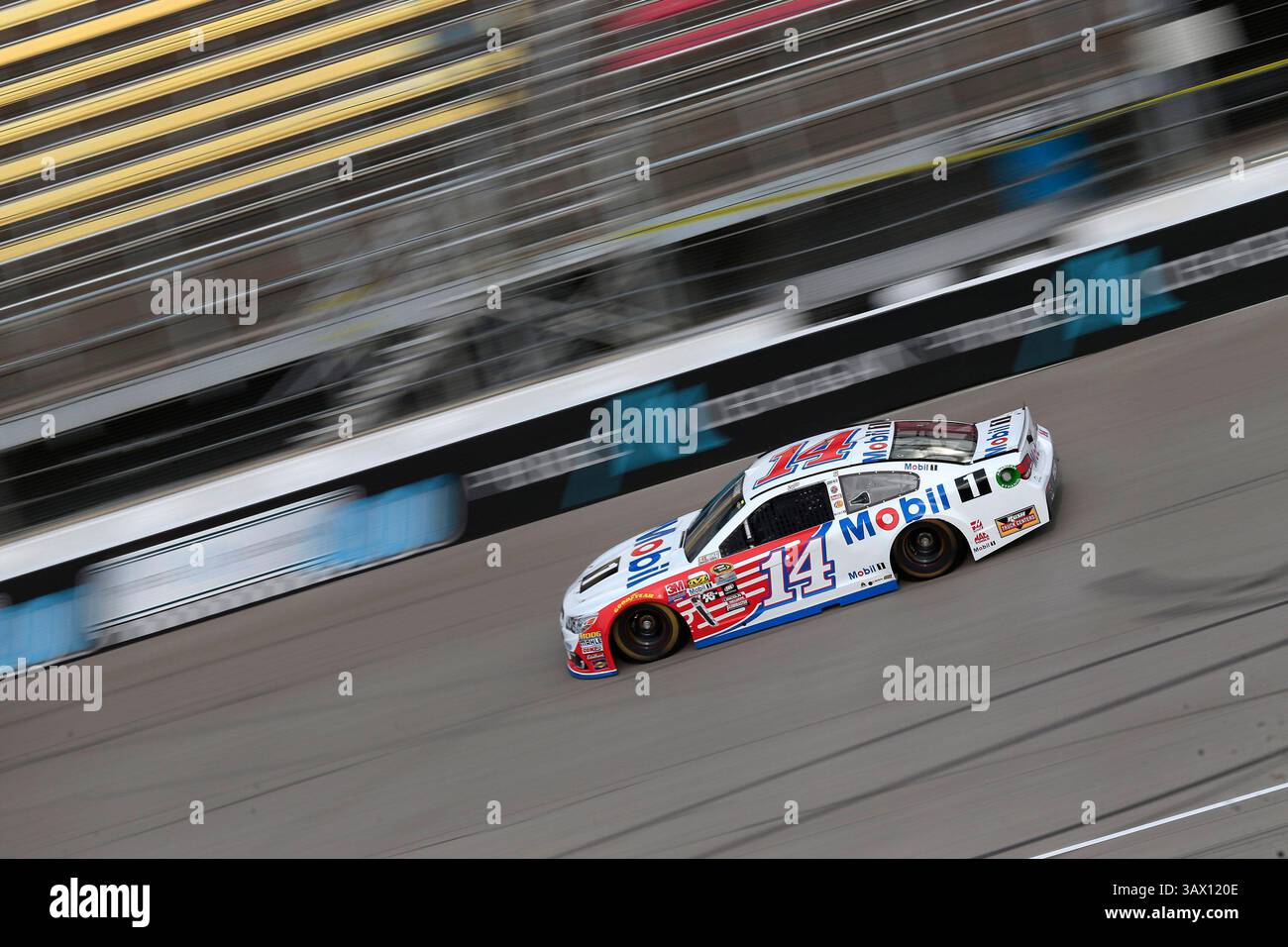 27 août 2016 - Brooklyn, mi, États-Unis - Brooklyn, mi - 27 août 2016 : Tony Stewart (14 ans) amène sa voiture de course sur le tronçon avant lors des essais pour le Pure Michigan 400 au Michigan International Speedway à Brooklyn, mi. (Image de crédit : © ; Chris R. Owens/Cal Sport Media via ZUMA Wire) Banque D'Images 27 août 2016 - Brooklyn, mi, États-Unis - Brooklyn, mi - 27 août 2016 : Tony Stewart (14 ans) amène sa voiture de course sur le tronçon avant lors des essais pour le Pure Michigan 400 au Michigan International Speedway à Brooklyn, mi. (Image de crédit : © ; Chris R. Owens/Cal Sport Media via ZUMA Wire) Banque D'Images