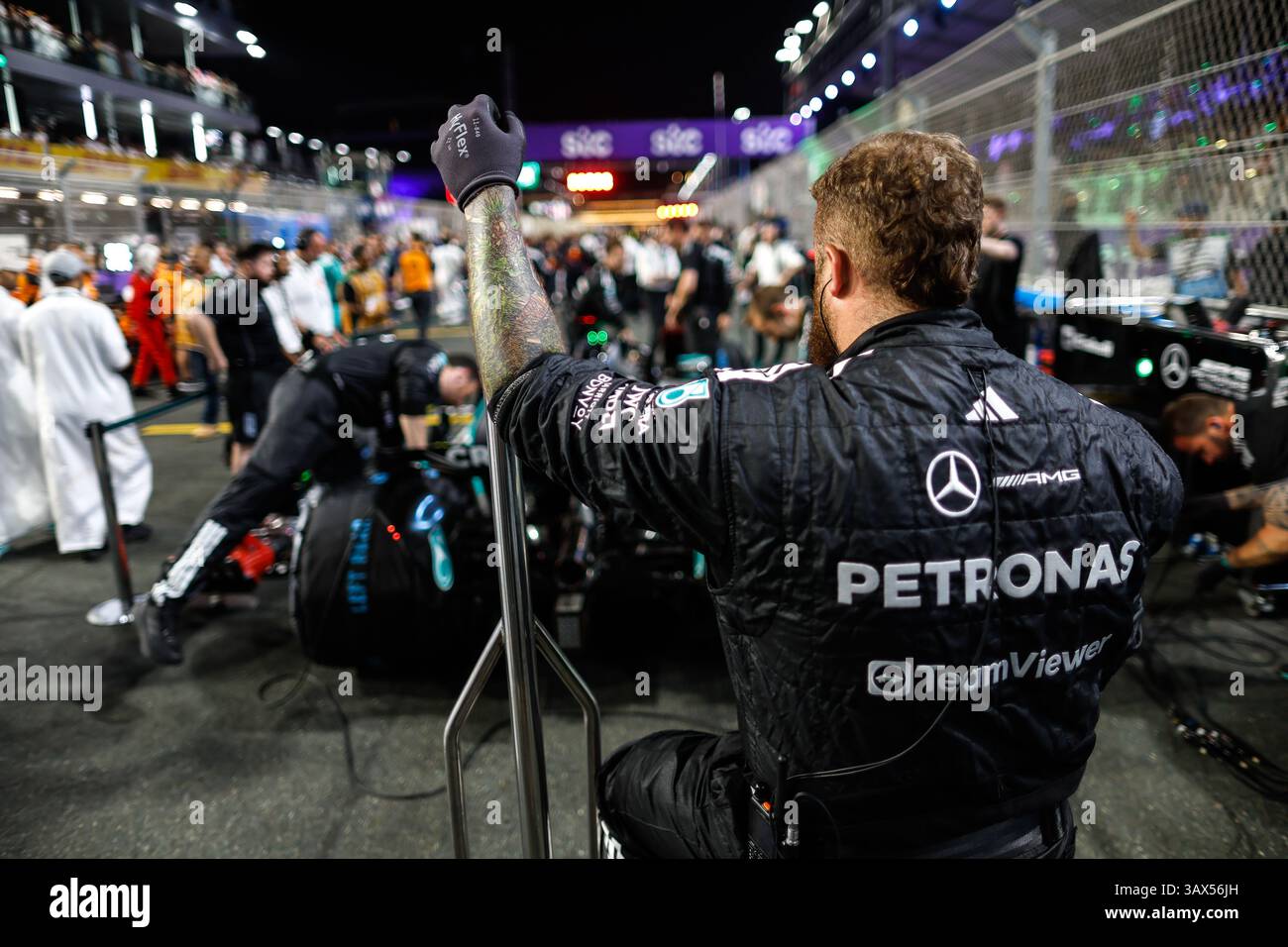 Mercedes AMG F1 Team mécanicien lors du Grand Prix d'Arabie Saoudite de ...