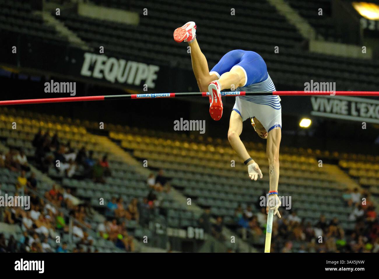 27 août 2016 - St Denis, Seine St Denis, France - Renaud LAVILLENIE (FRA) a remporté le concours de voûte à la perche de l'homme à 5,93 m lors de la réunion de l'IAAF Diamond League au stade de France à Saint-Denis (crédit image : © Pierre Stevenin via ZUMA Wire) Banque D'Images