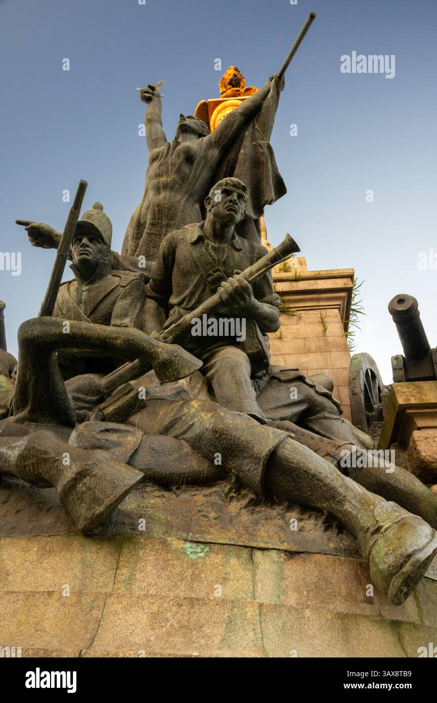 Photographie de la 'Rotunda da Boavista', officiellement connue sous le nom de Praça de Mouzinho de Albuquerque, est un grand rond-point à Porto, Portugal. Honore Joaqui Banque D'Images