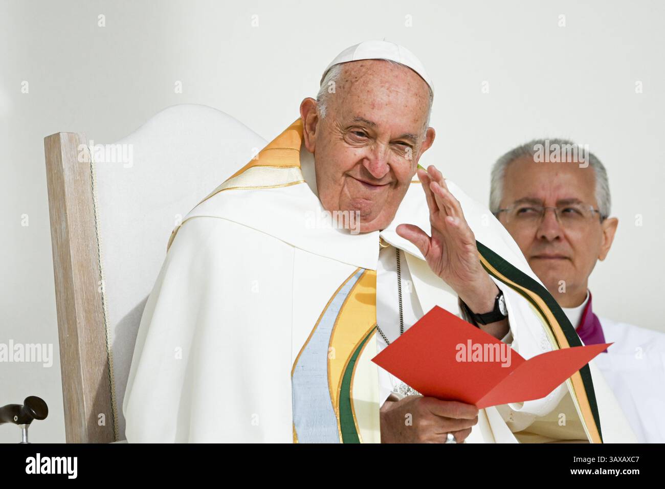 Bruxelles, Belgique. 29 septembre 2024. Bruxelles, Belgique. 29 septembre 2024 : son Excellence le Pape François lors d'une messe au stade Roi Baudouin avec 35000 personnes en présence de toute la famille royale belge Roi Philippe, Reine Mathilde, Princesse Astrid, Prince Lorenz, Prince Laurent, princesse Claire, princesse Delphine, princesse Eléonore, prince Gabriel. Le Pape François vient 3 jours en Belgique pour une visite officielle. (Photo par F. Andrieu/Agencepeps/Content Curation/SIPA USA) crédit : Agence photo indépendante/Alamy Live News Banque D'Images