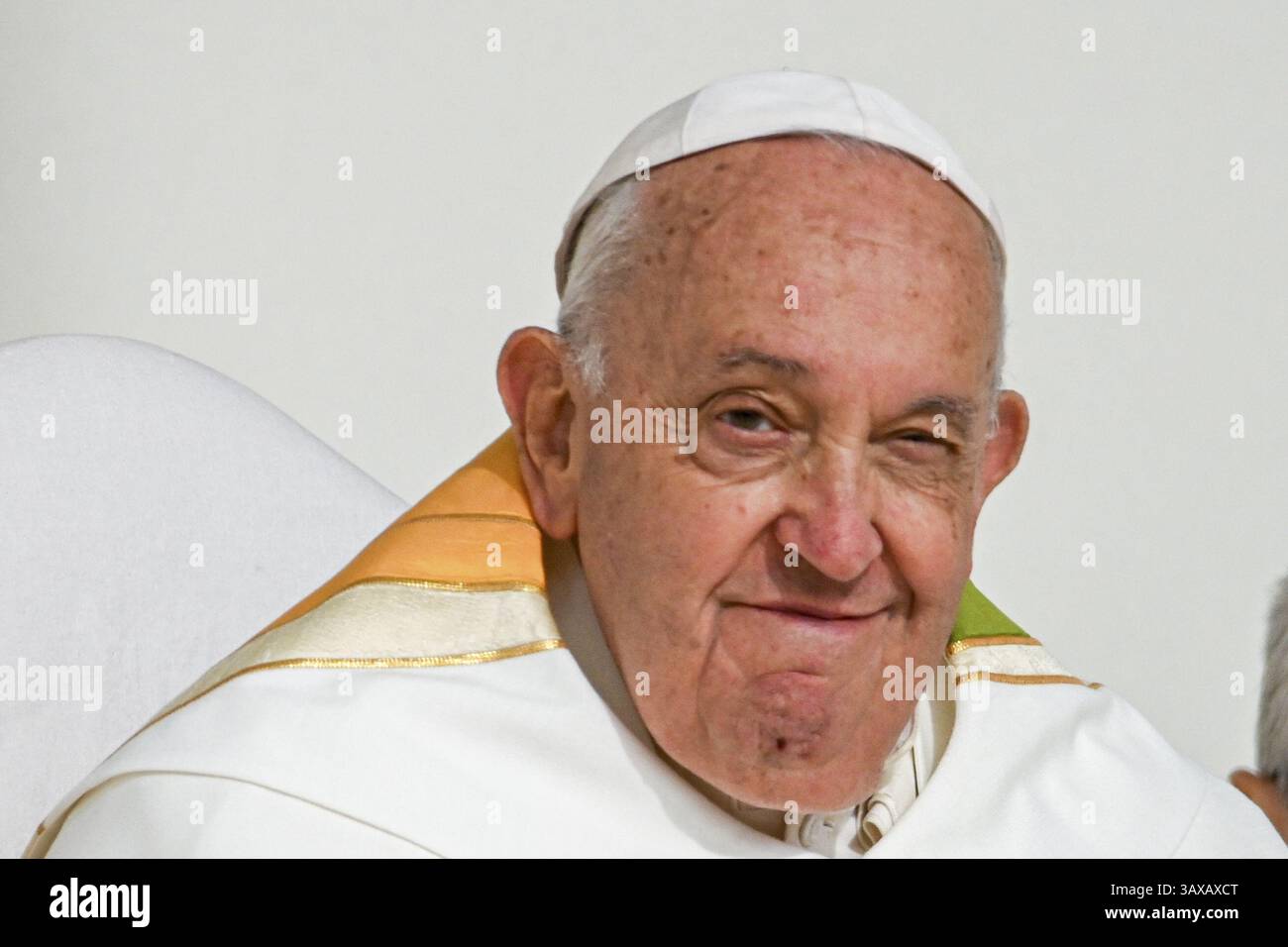 Bruxelles, Belgique. 29 septembre 2024. Bruxelles, Belgique. 29 septembre 2024 : son Excellence le Pape François lors d'une messe au stade Roi Baudouin avec 35000 personnes en présence de toute la famille royale belge Roi Philippe, Reine Mathilde, Princesse Astrid, Prince Lorenz, Prince Laurent, princesse Claire, princesse Delphine, princesse Eléonore, prince Gabriel. Le Pape François vient 3 jours en Belgique pour une visite officielle. (Photo par F. Andrieu/Agencepeps/Content Curation/SIPA USA) crédit : Agence photo indépendante/Alamy Live News Banque D'Images