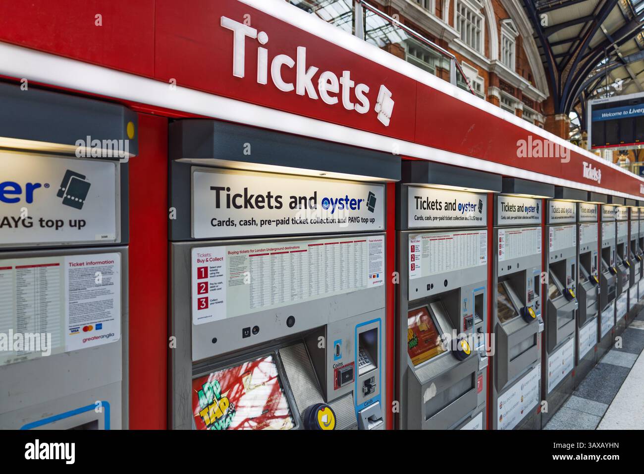 Gros plan du guichet avec signalisation rouge. Londres, Royaume-Uni, 11 février 2024 Banque D'Images