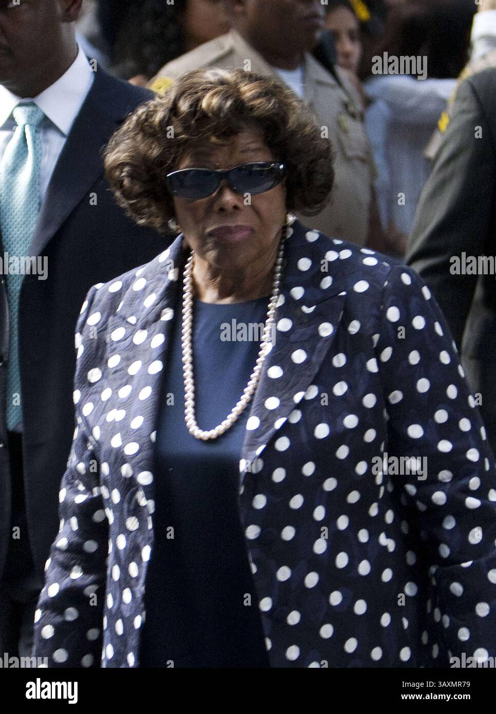 9 février 2017 - Los Angeles, CALIFORNIE, ÉTATS-UNIS D'AMÉRIQUE - Katherine Jackson, la mère de feu Michael Jackson, a reçu une ordonnance restrictive le mercredi 8 février 2017 contre son beau-neveu, Trent Lamar Jackson, après avoir allégué qu'il la maltraitait émotionnellement depuis des années. PHOTO DU DOSSIER : Katherine Jackson, la mère de Michael Jackson, arrive pour le procès pour homicide involontaire au Criminal Justice Center de Los Angeles, Californie, le mardi 27 septembre 2011. ADRIAN SANCHEZ-GONZALEZ/PI (crédit image : © Prensa Internacional via ZUMA Wire) Banque D'Images