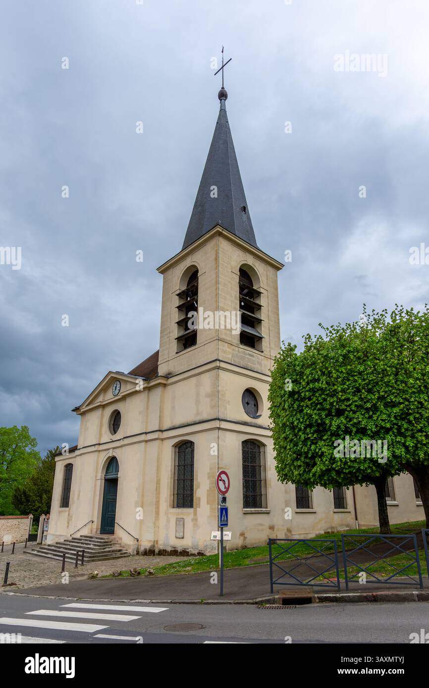 Vue extérieure de l'église royale de Saint-Vigor Saint-Etienne de Marly-le-Roi, France, construite au XVIIe siècle par Mansart Banque D'Images