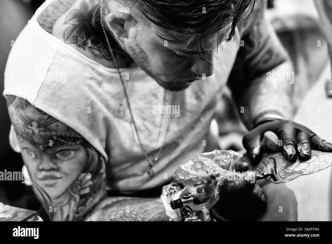 7 octobre 2016 - tel Aviv, Israël - des artistes tatoueurs et piercants du monde entier se joignent à des dizaines d'artistes israéliens de premier plan et de passionnés en visite à l'Israel Tattoo Convention 2016. (Crédit image : © Nir Alon via ZUMA Wire) Banque D'Images