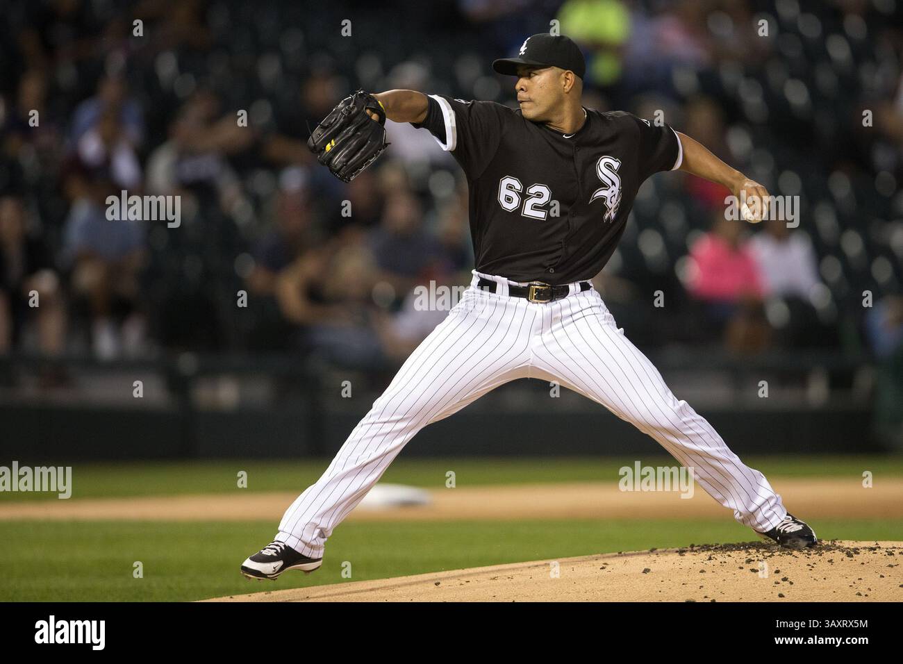 13 septembre 2016 - Chicago, il, USA - le lanceur des White Sox de Chicago Jose Quintana travaille lors de la première manche contre les Indians de Cleveland au U.S. Cellular Field à Chicago le mardi 13 septembre 2016. (Crédit image : © Erin Hooley/TNS via ZUMA Wire) Banque D'Images