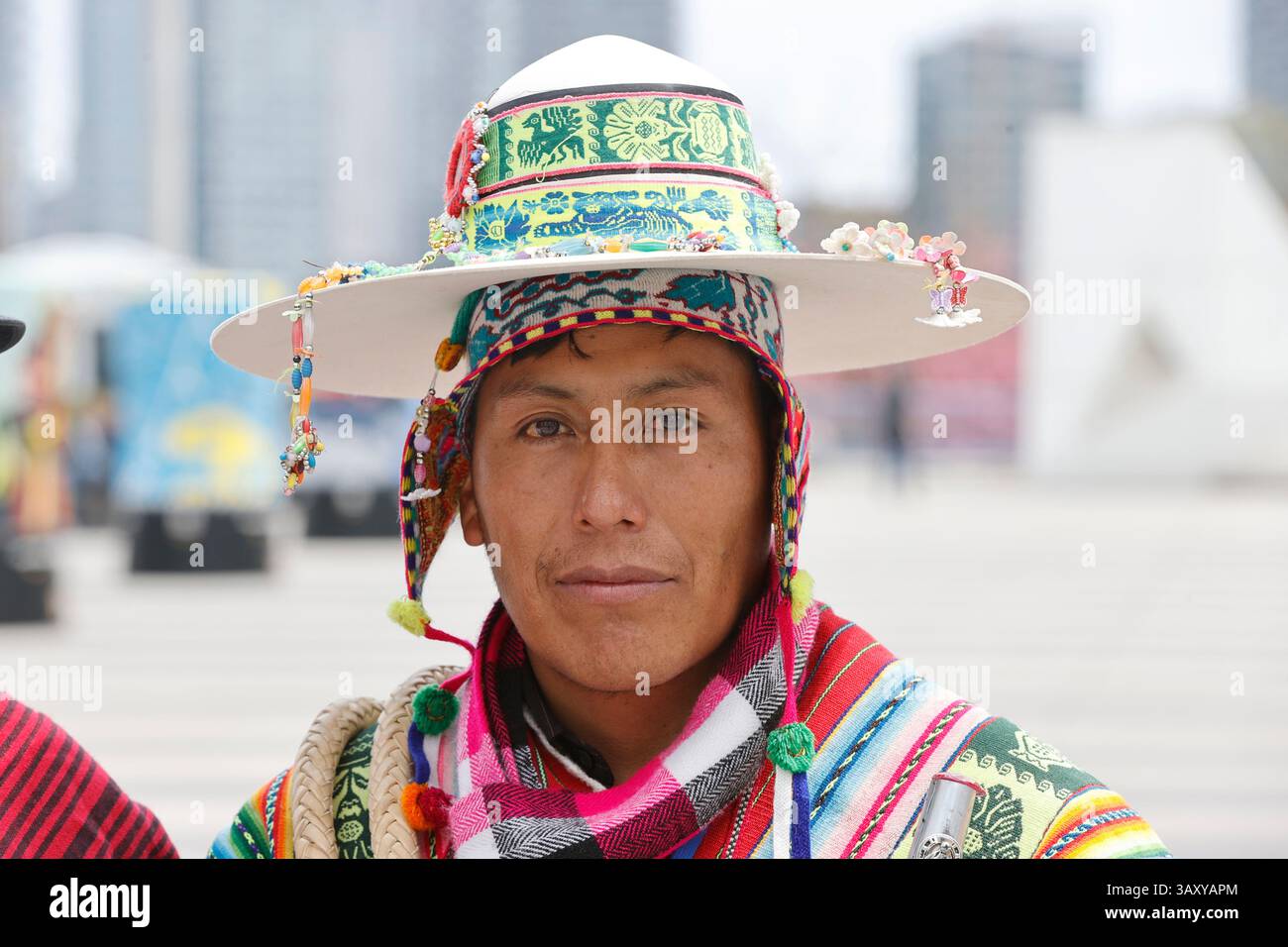 NEW YORK, NEW YORK – 22 AVRIL 2025 : un représentant bolivien assiste à l’ouverture de la 24e session de l’instance permanente des Nations Unies sur les questions autochtones au Siège de l’ONU. La session de cette année, qui s'est tenue du 21 avril au 2 mai, est axée sur la mise en œuvre de la Déclaration des Nations Unies sur les droits des peuples autochtones au sein des États Membres de l'ONU et du système des Nations Unies, y compris l'identification des bonnes pratiques et la résolution des problèmes. L'événement réunit des dirigeants autochtones, des états membres et des fonctionnaires de l'ONU pour discuter de politiques, de droits et de développement durable. (Pho Banque D'Images