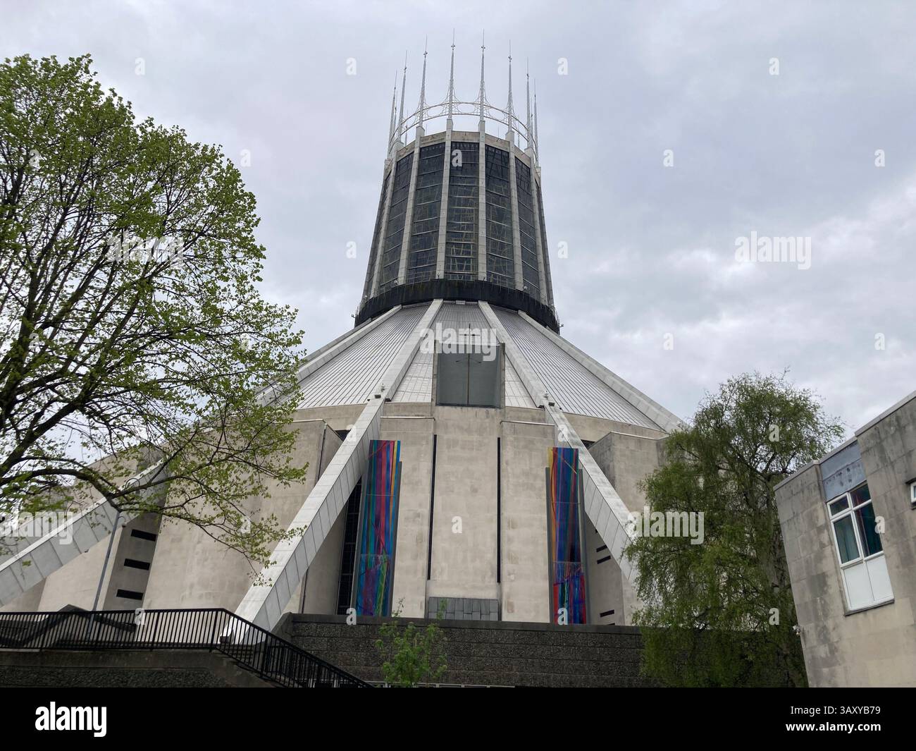 Cathédrale métropolitaine de Liverpool. Superbe design architectural avec beaucoup de symboles et de signes. Affectueusement connu localement sous le nom de Paddy's Wigwam. - Image de stock capturée avec un smartphone
