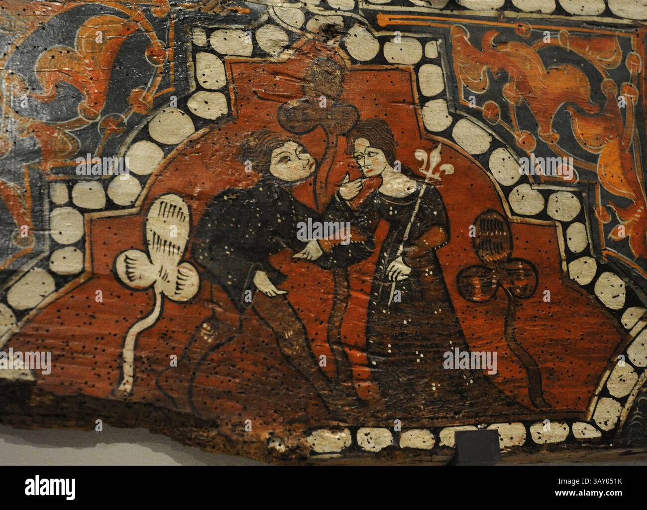 Lambris d'arrocabe d'une chambre du château de la famille Stúñiga (Zúñiga) (Curiel de Duero, province de Valladolid, Espagne). Détail d'une scène galante. Gothique-mudéjar, XIVe-XVe siècle. Pin peint. Musée archéologique national. Madrid. Espagne. Banque D'Images