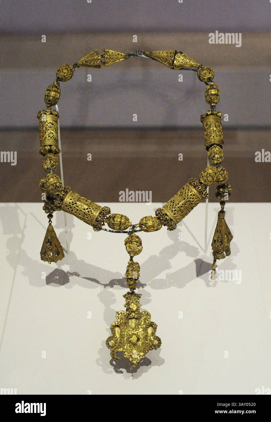 Mondújar Hoard. Collier en or. xive-xve siècle. De Mondújar (province de Grenade, Andalousie, Espagne). Musée archéologique national. Madrid. Espagne. Banque D'Images